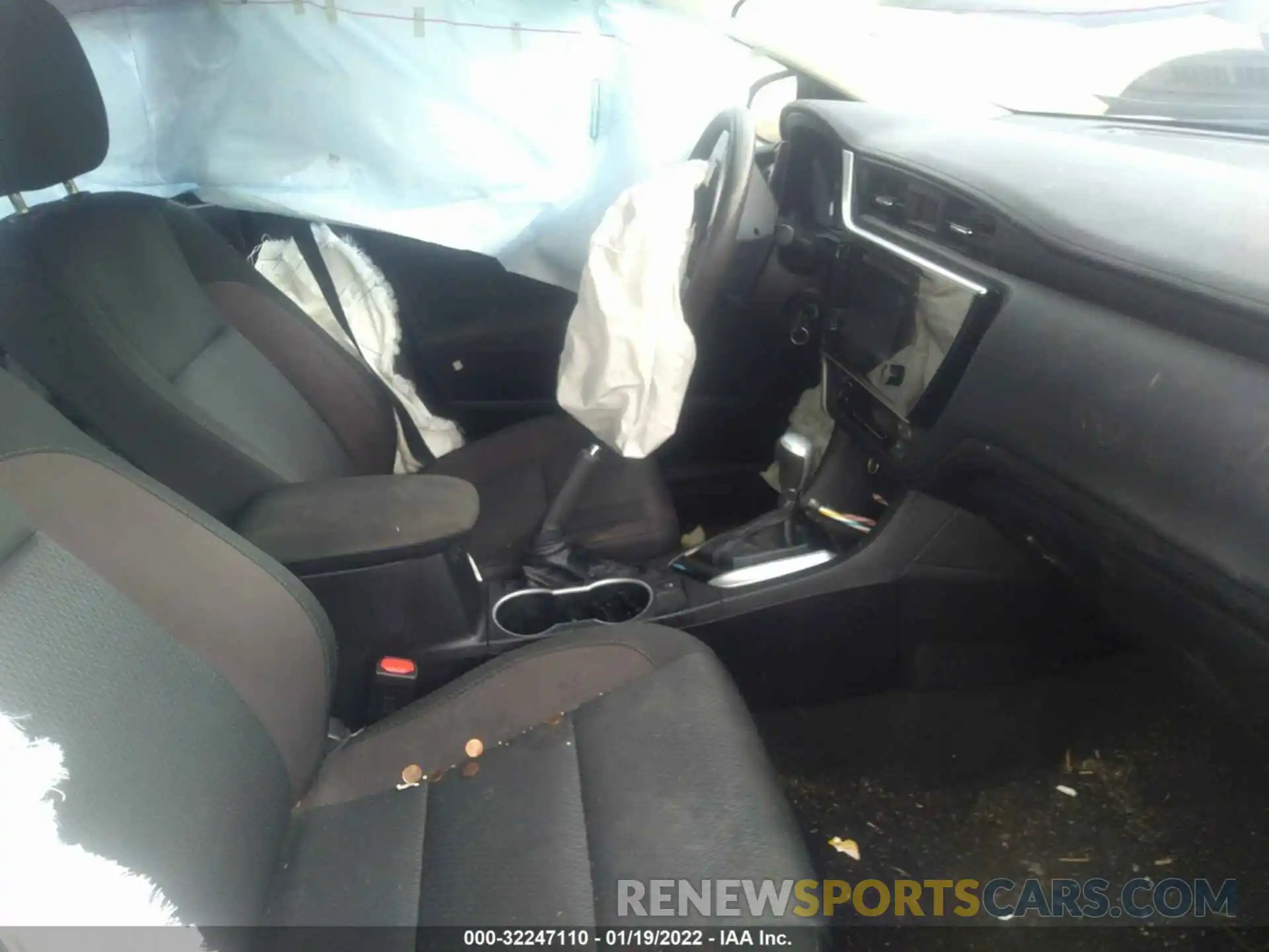 5 Photograph of a damaged car 2T1BURHE7KC216504 TOYOTA COROLLA 2019