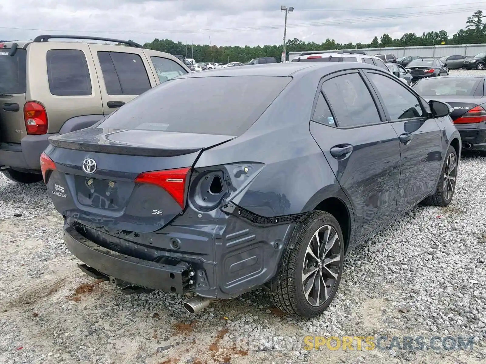 4 Photograph of a damaged car 2T1BURHE7KC216955 TOYOTA COROLLA 2019
