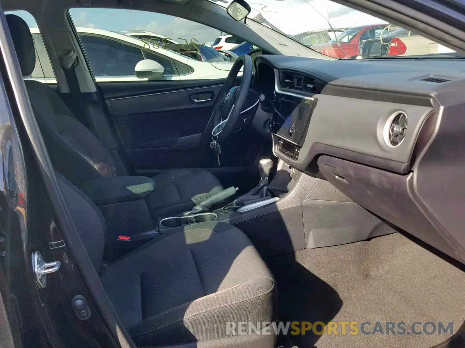 5 Photograph of a damaged car 2T1BURHE7KC217216 TOYOTA COROLLA 2019