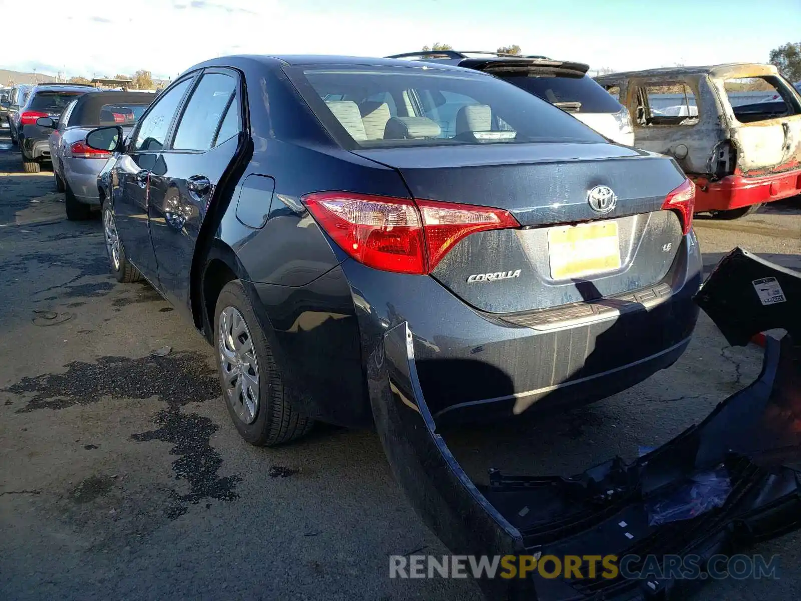 3 Photograph of a damaged car 2T1BURHE7KC218639 TOYOTA COROLLA 2019