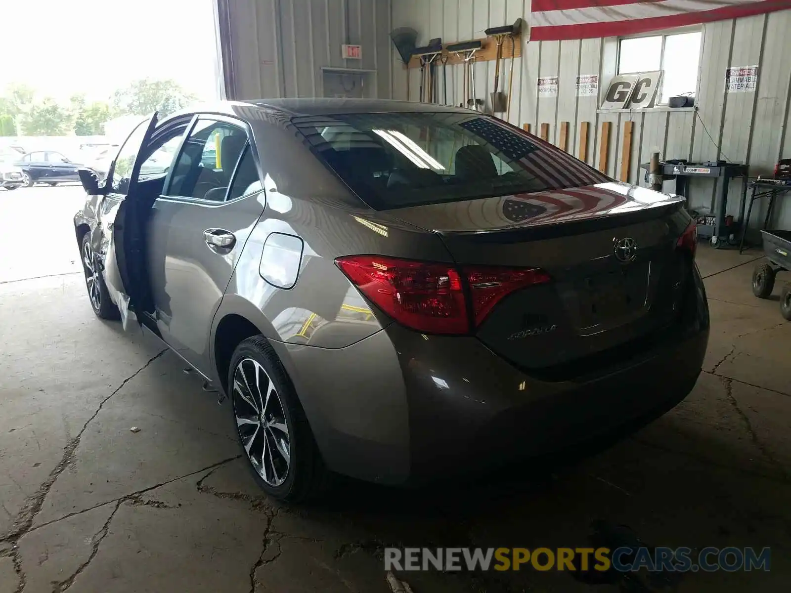 3 Photograph of a damaged car 2T1BURHE7KC219970 TOYOTA COROLLA 2019