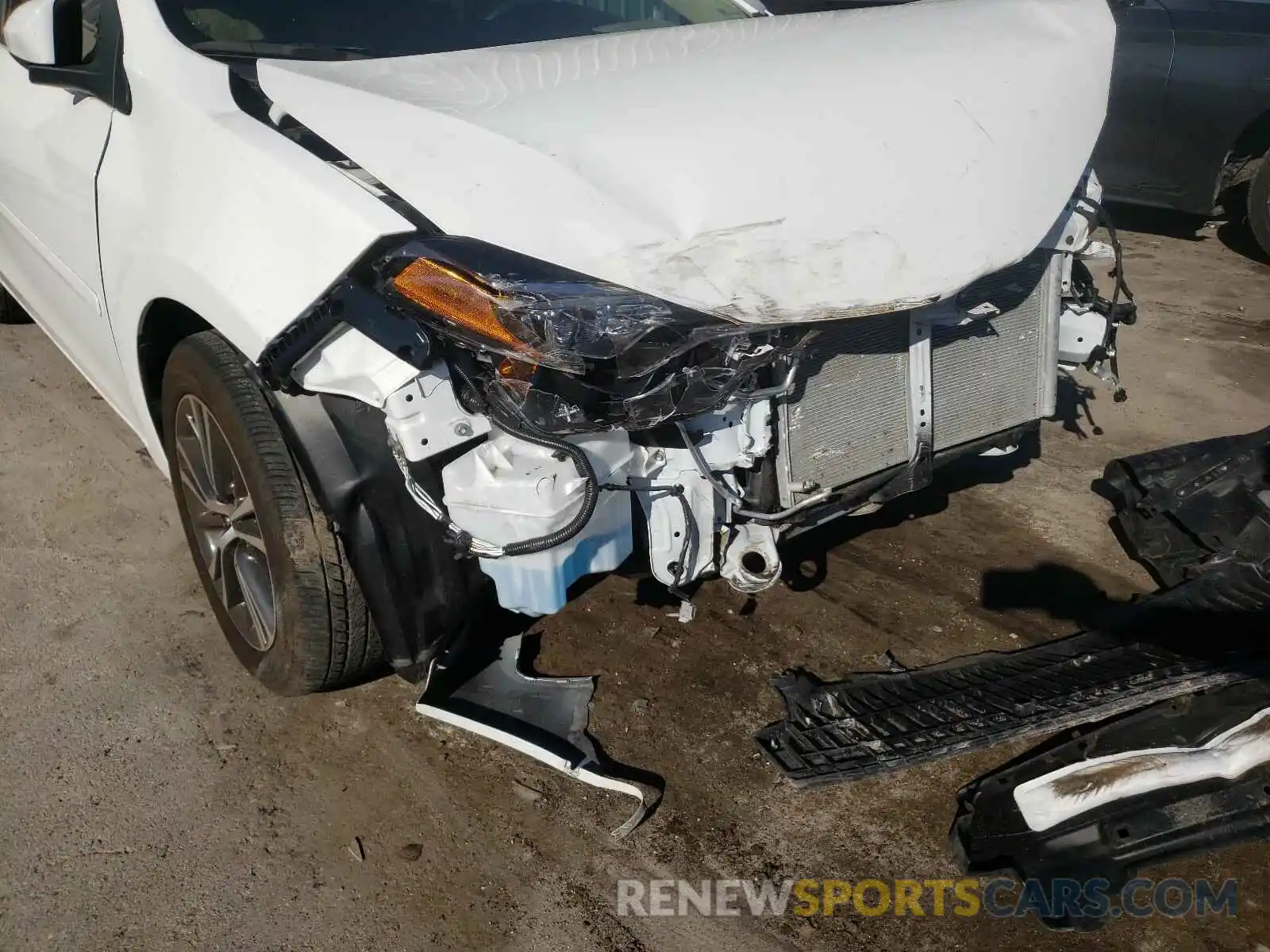 9 Photograph of a damaged car 2T1BURHE7KC223646 TOYOTA COROLLA 2019