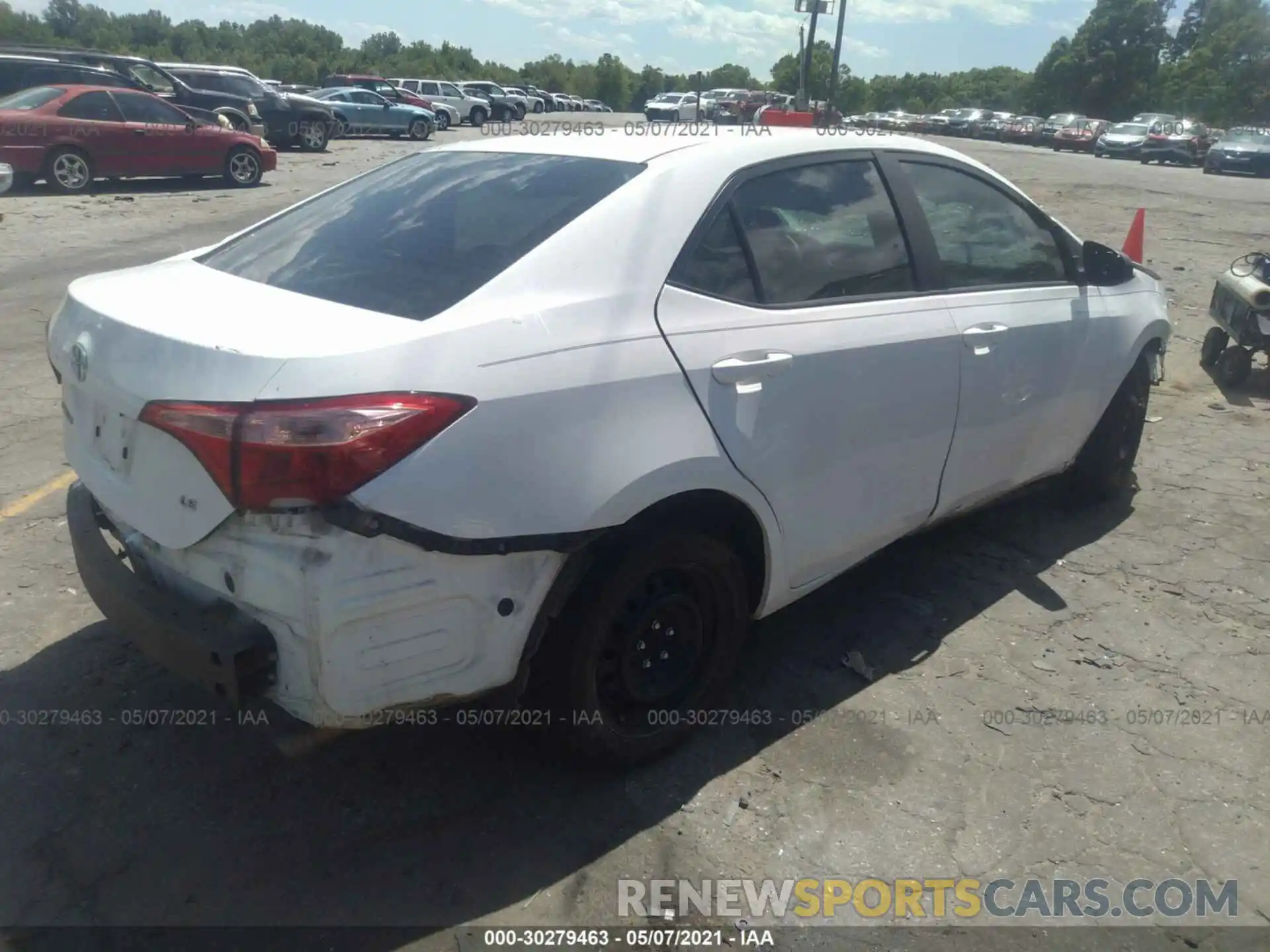 4 Photograph of a damaged car 2T1BURHE7KC224196 TOYOTA COROLLA 2019