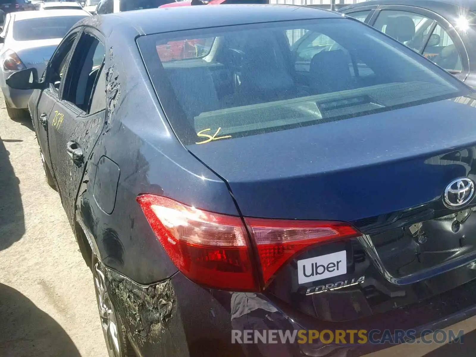 3 Photograph of a damaged car 2T1BURHE7KC226630 TOYOTA COROLLA 2019