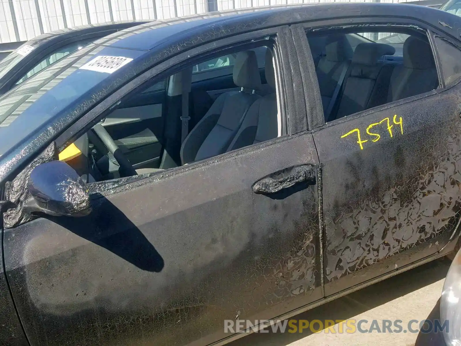 9 Photograph of a damaged car 2T1BURHE7KC226630 TOYOTA COROLLA 2019