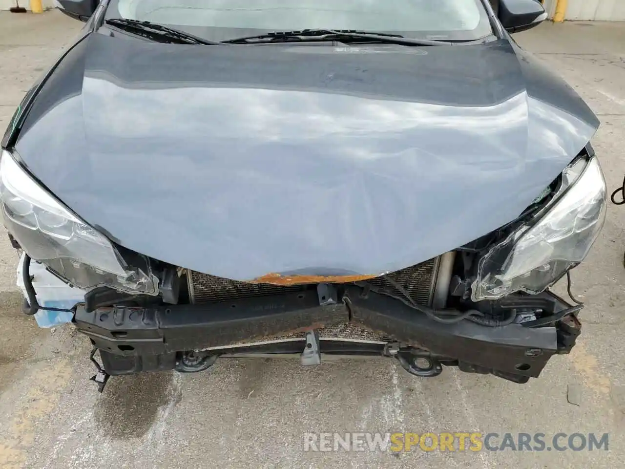 11 Photograph of a damaged car 2T1BURHE7KC227955 TOYOTA COROLLA 2019