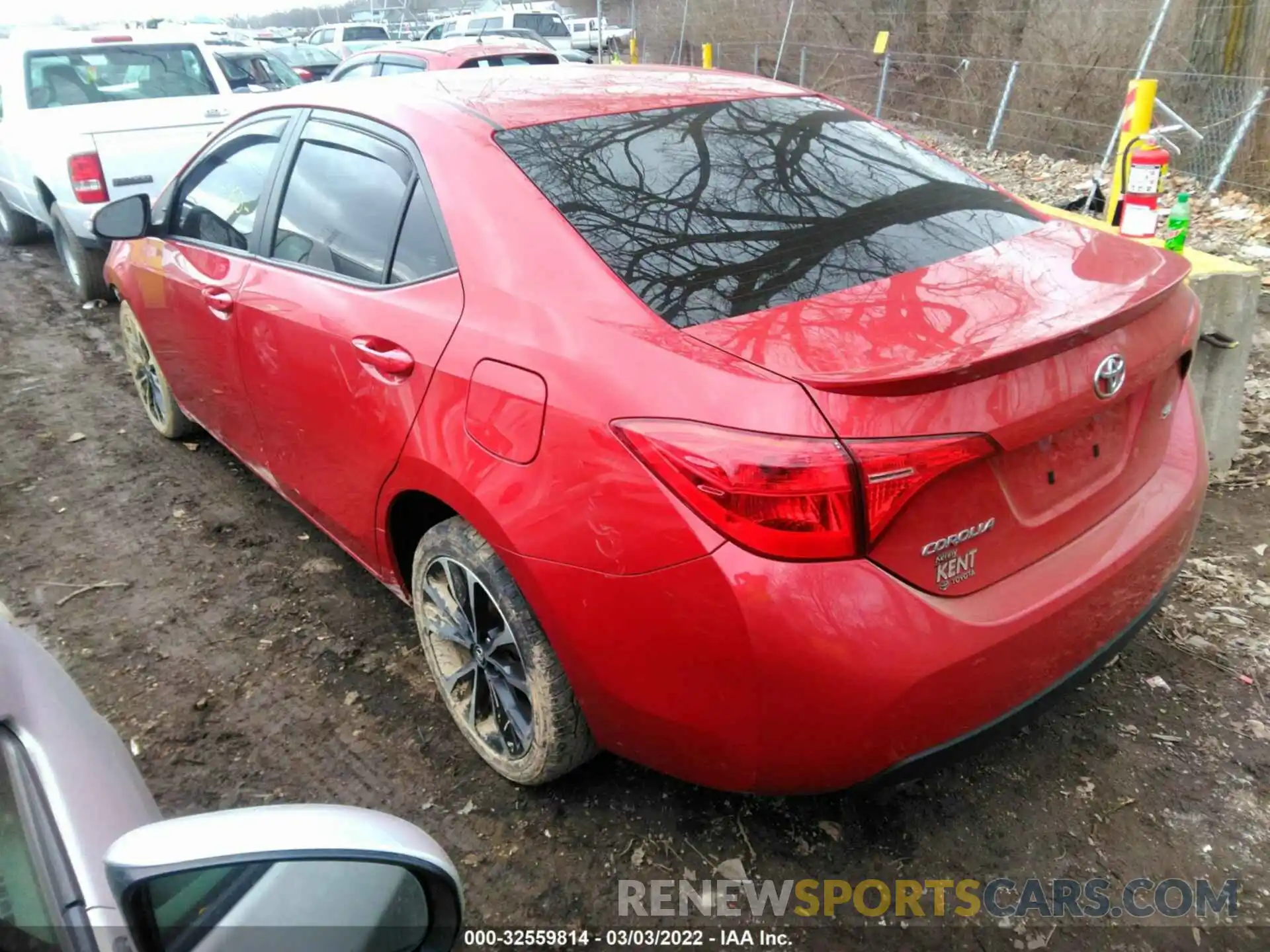 3 Photograph of a damaged car 2T1BURHE7KC228569 TOYOTA COROLLA 2019