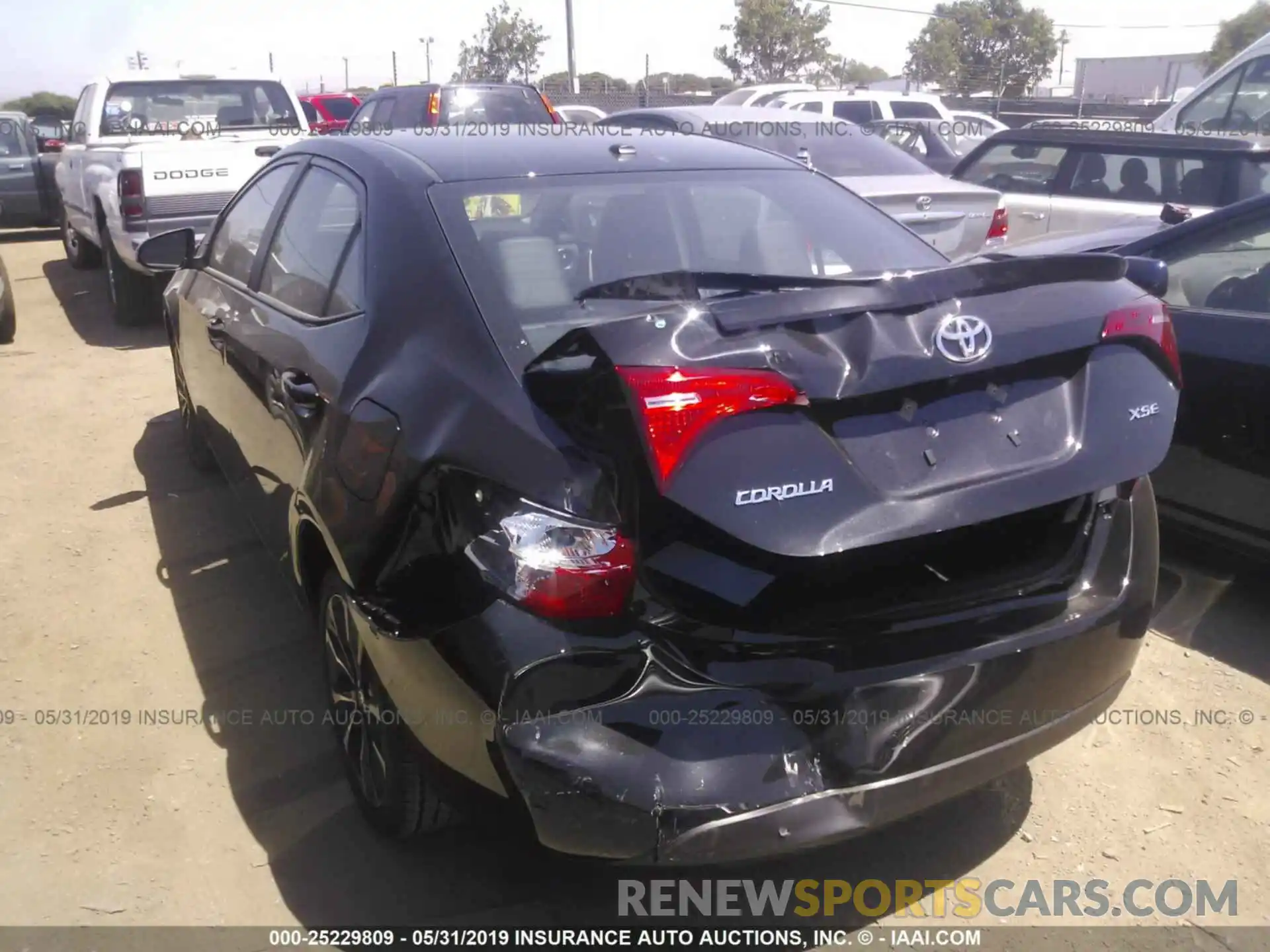 3 Photograph of a damaged car 2T1BURHE7KC229110 TOYOTA COROLLA 2019