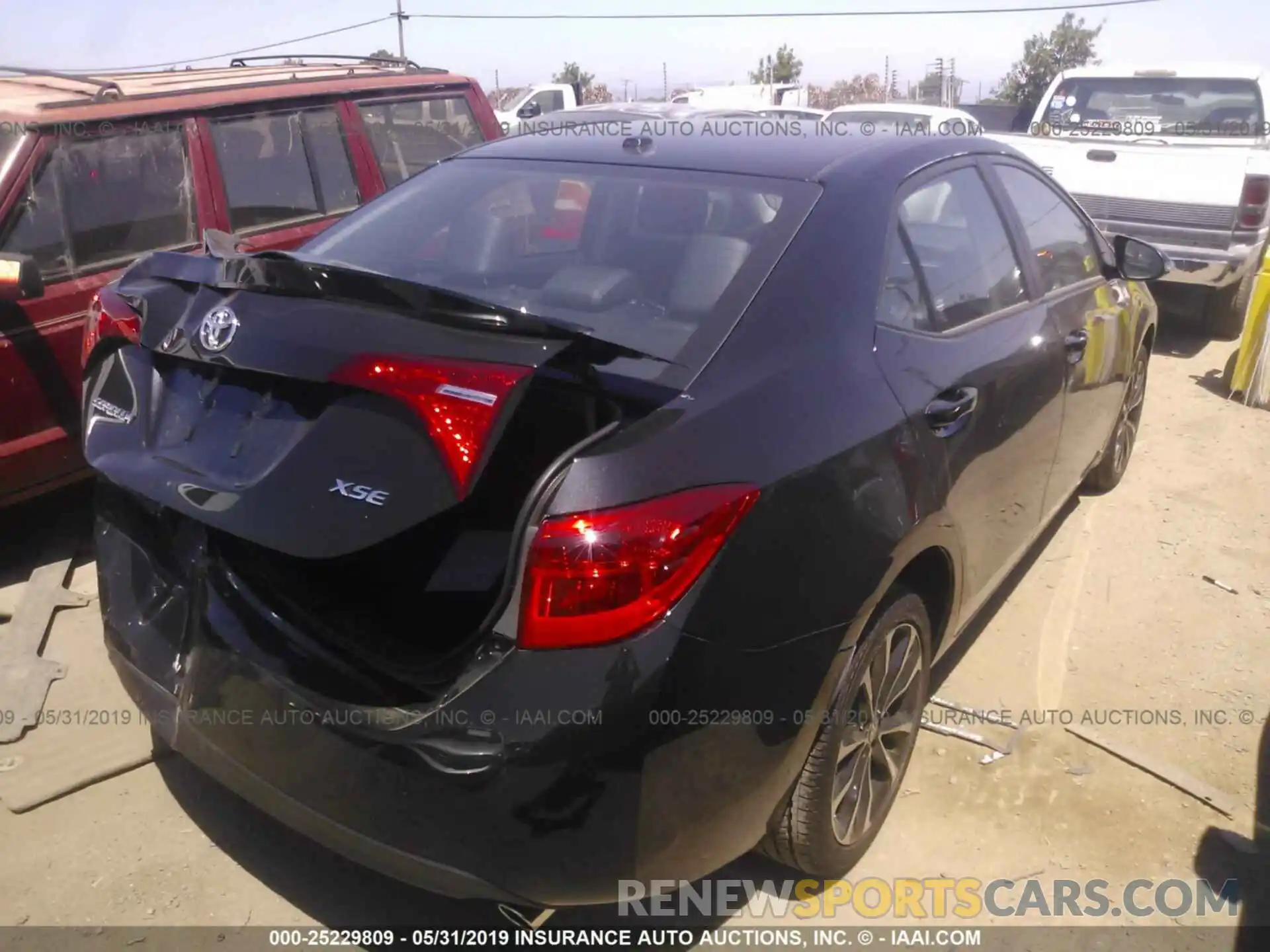 4 Photograph of a damaged car 2T1BURHE7KC229110 TOYOTA COROLLA 2019