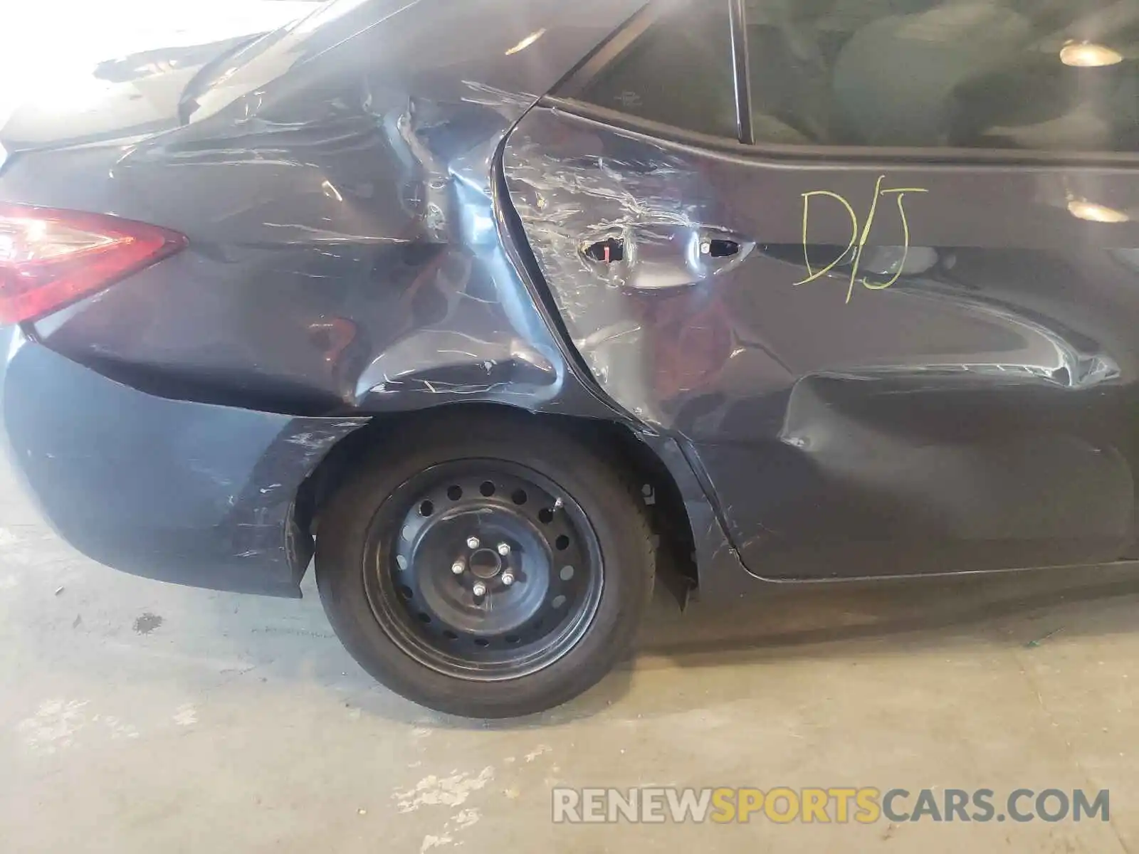 9 Photograph of a damaged car 2T1BURHE7KC229897 TOYOTA COROLLA 2019