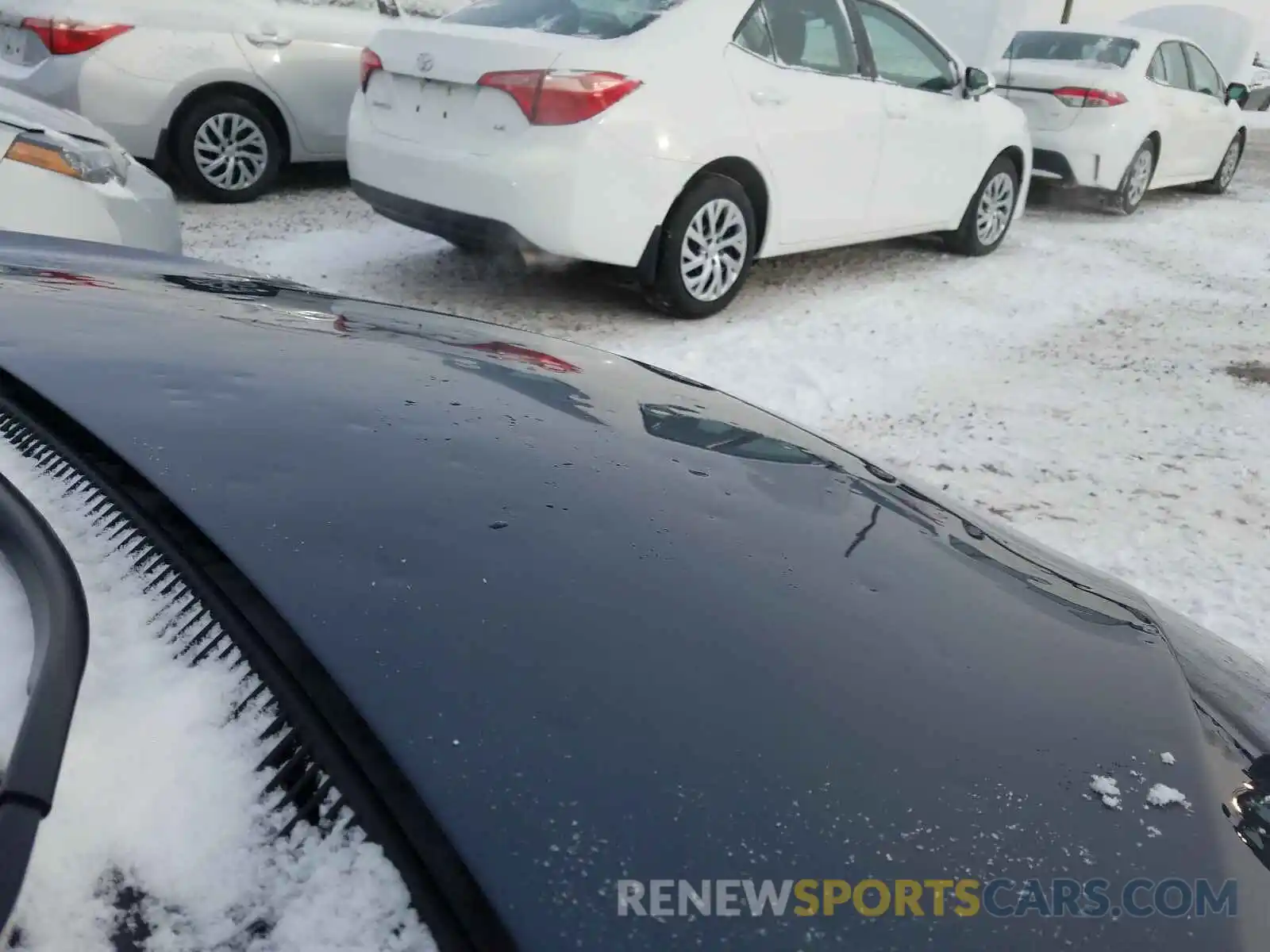 9 Photograph of a damaged car 2T1BURHE7KC230712 TOYOTA COROLLA 2019