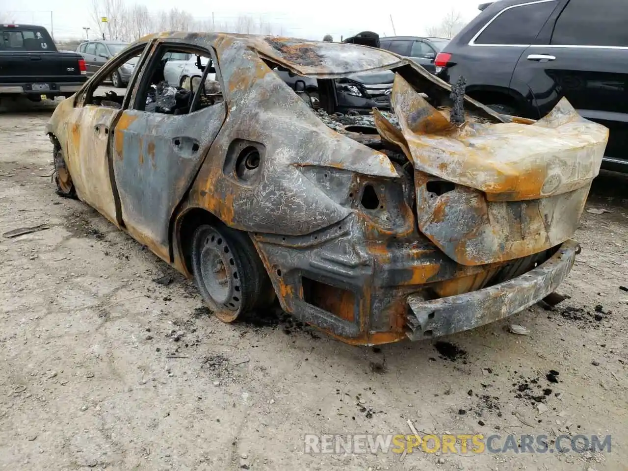 3 Photograph of a damaged car 2T1BURHE7KC232265 TOYOTA COROLLA 2019