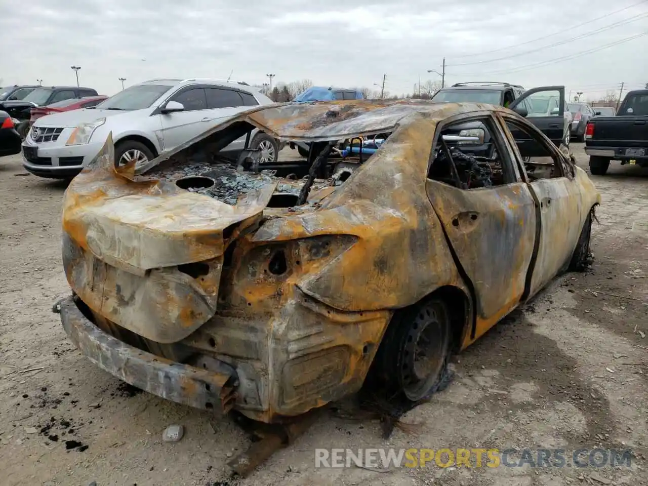 4 Photograph of a damaged car 2T1BURHE7KC232265 TOYOTA COROLLA 2019