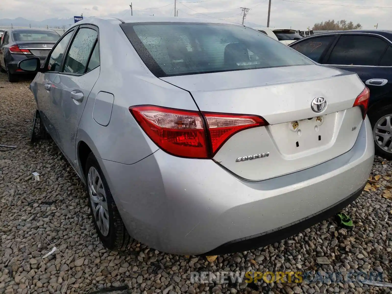 3 Photograph of a damaged car 2T1BURHE7KC232296 TOYOTA COROLLA 2019