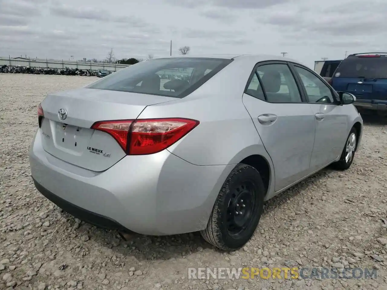 4 Photograph of a damaged car 2T1BURHE7KC232881 TOYOTA COROLLA 2019