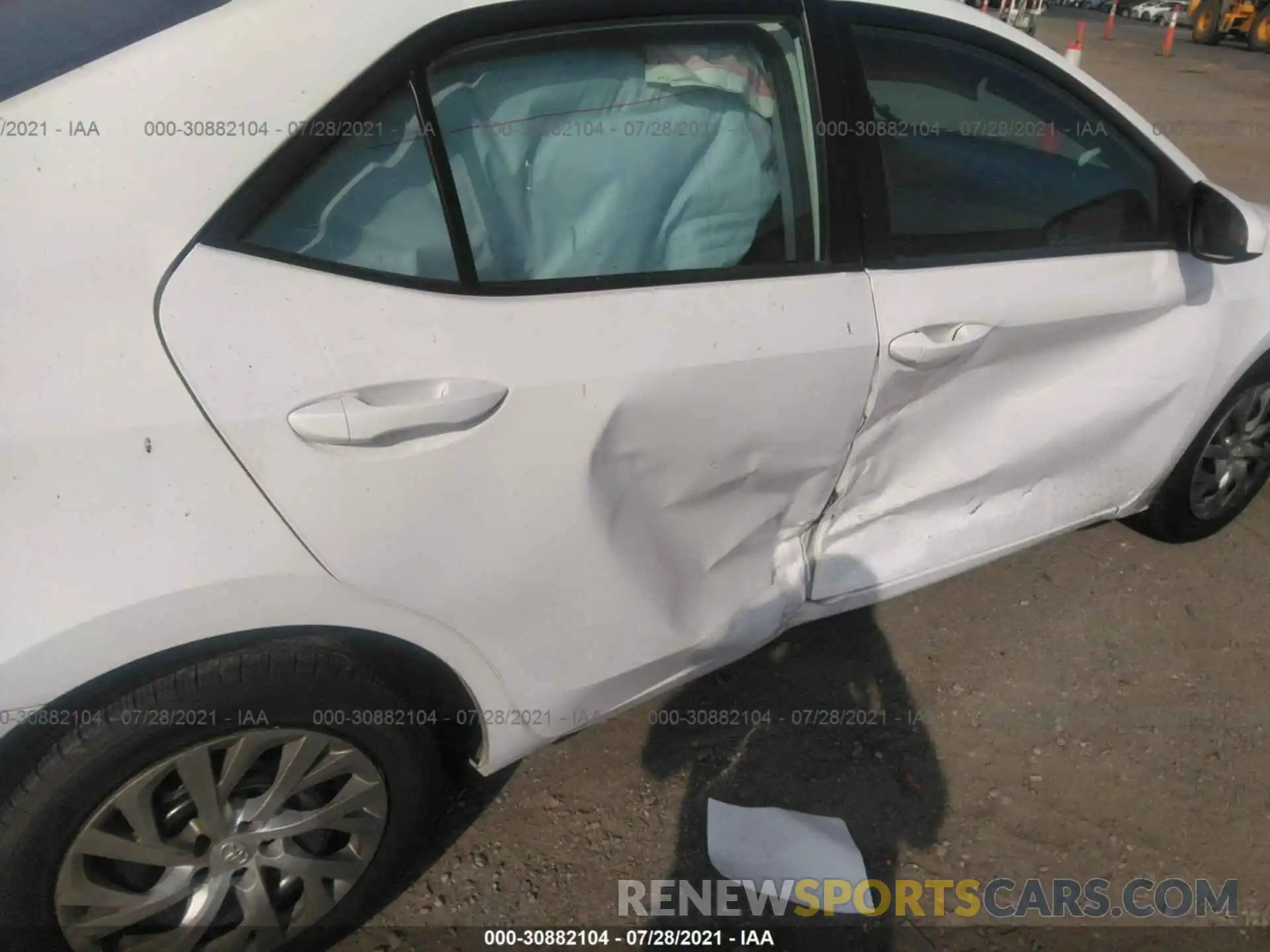 6 Photograph of a damaged car 2T1BURHE7KC233111 TOYOTA COROLLA 2019