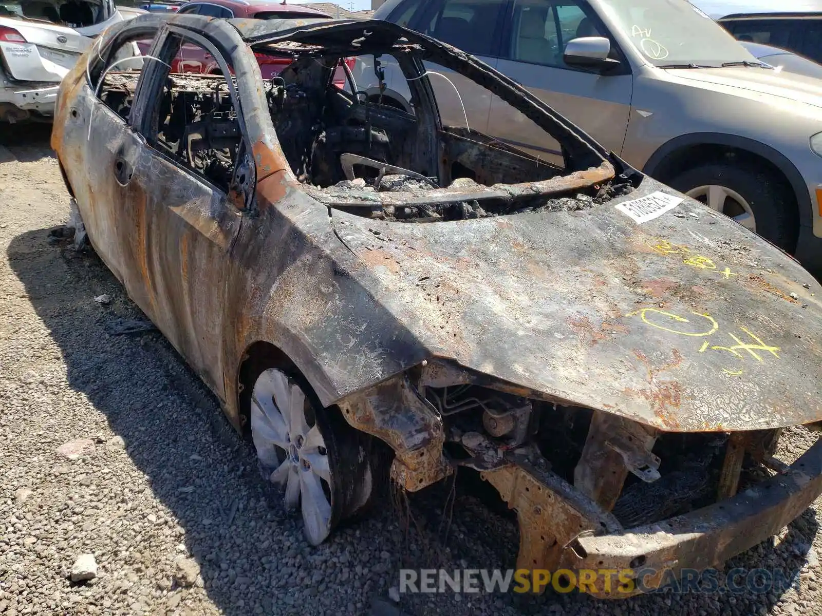 9 Photograph of a damaged car 2T1BURHE7KC233691 TOYOTA COROLLA 2019