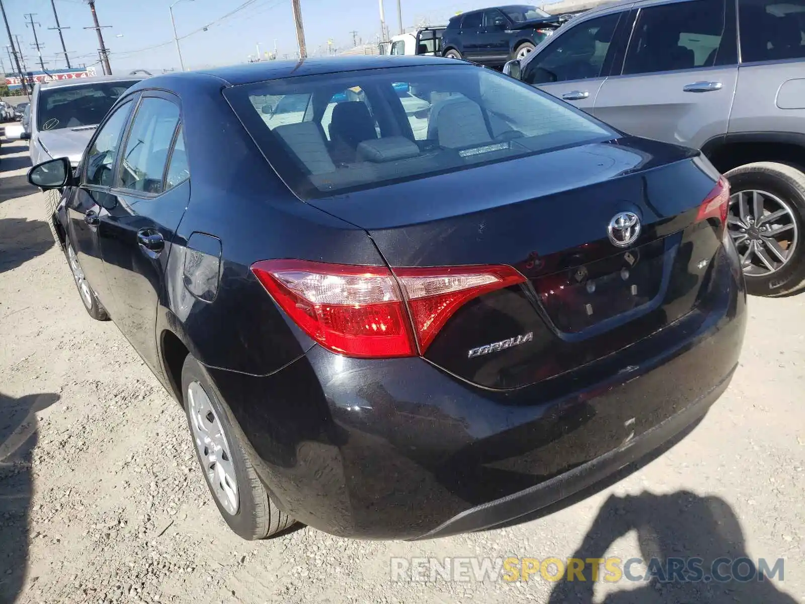 3 Photograph of a damaged car 2T1BURHE7KC233979 TOYOTA COROLLA 2019