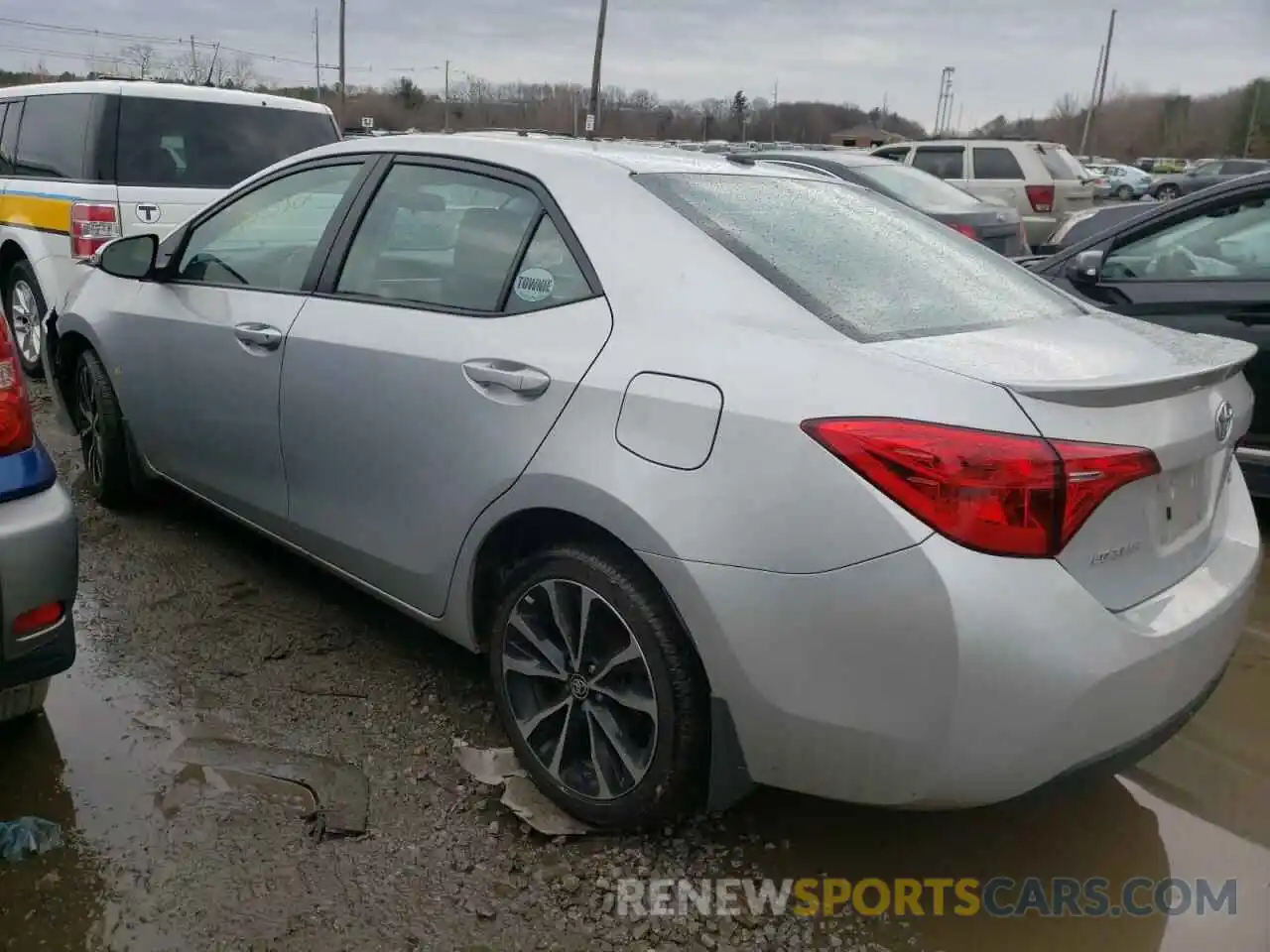 3 Photograph of a damaged car 2T1BURHE7KC234565 TOYOTA COROLLA 2019