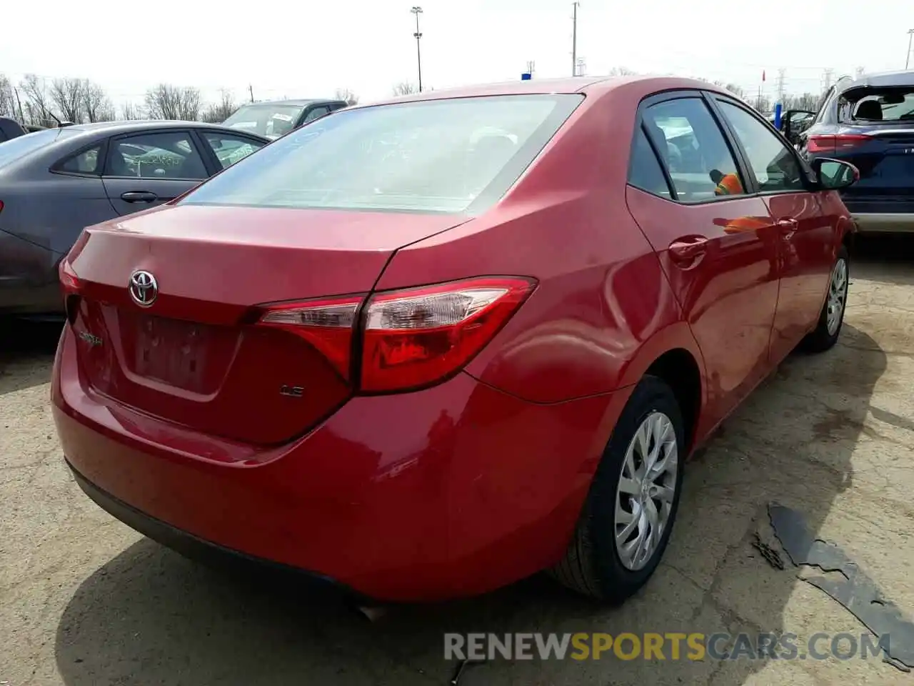 4 Photograph of a damaged car 2T1BURHE7KC235117 TOYOTA COROLLA 2019