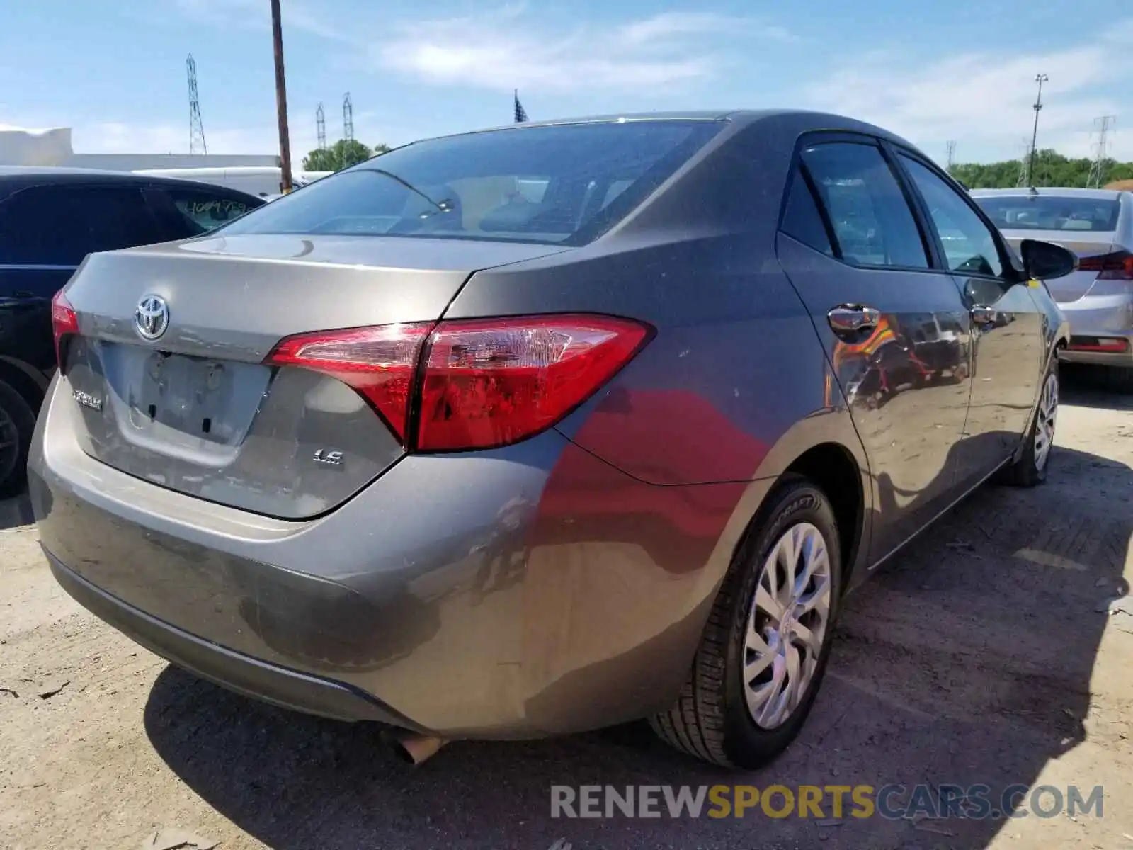 4 Photograph of a damaged car 2T1BURHE7KC236316 TOYOTA COROLLA 2019