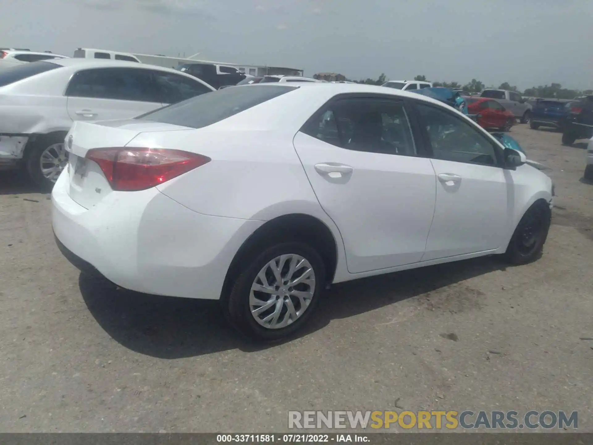 4 Photograph of a damaged car 2T1BURHE7KC236669 TOYOTA COROLLA 2019