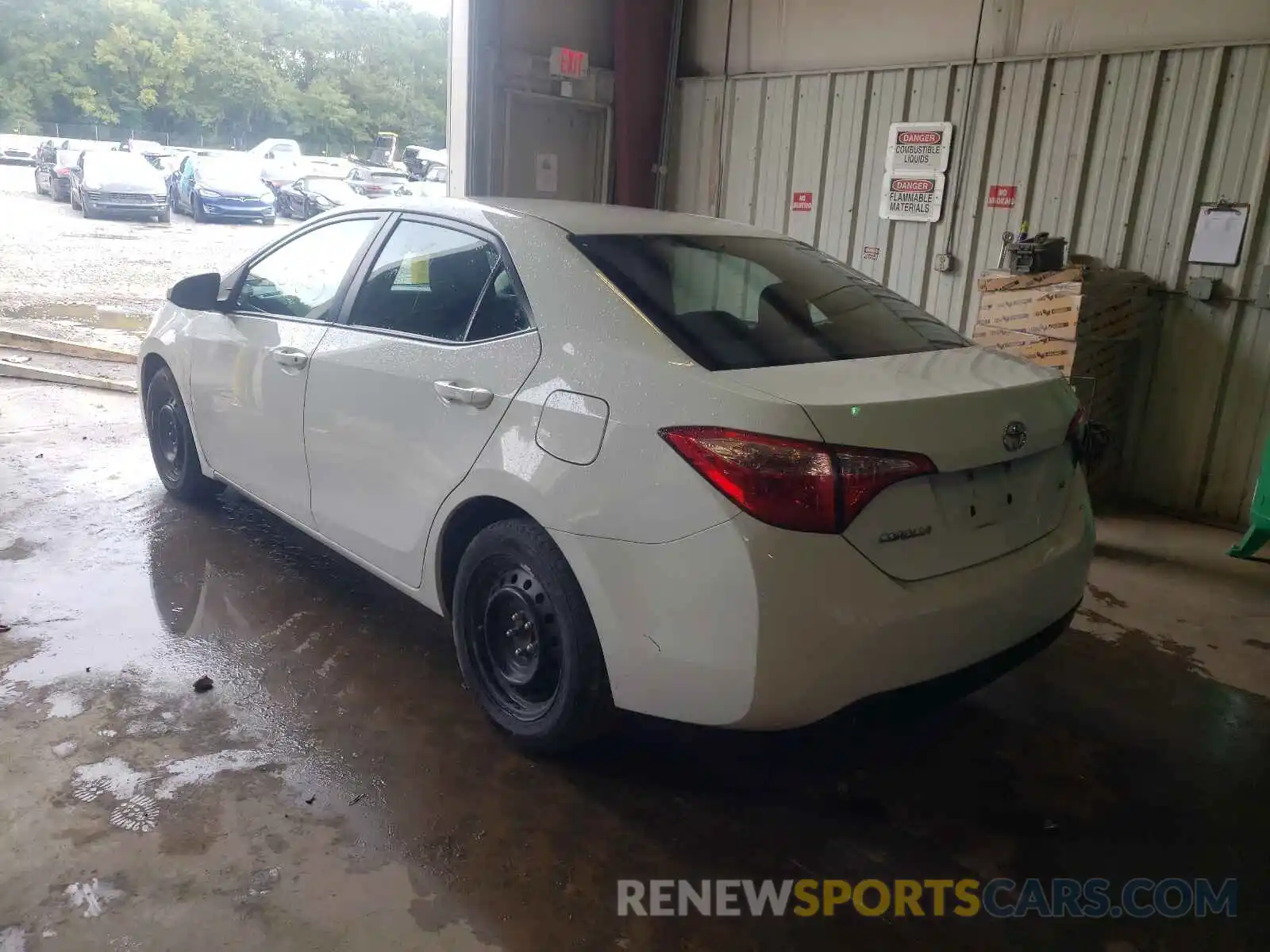 3 Photograph of a damaged car 2T1BURHE7KC236901 TOYOTA COROLLA 2019