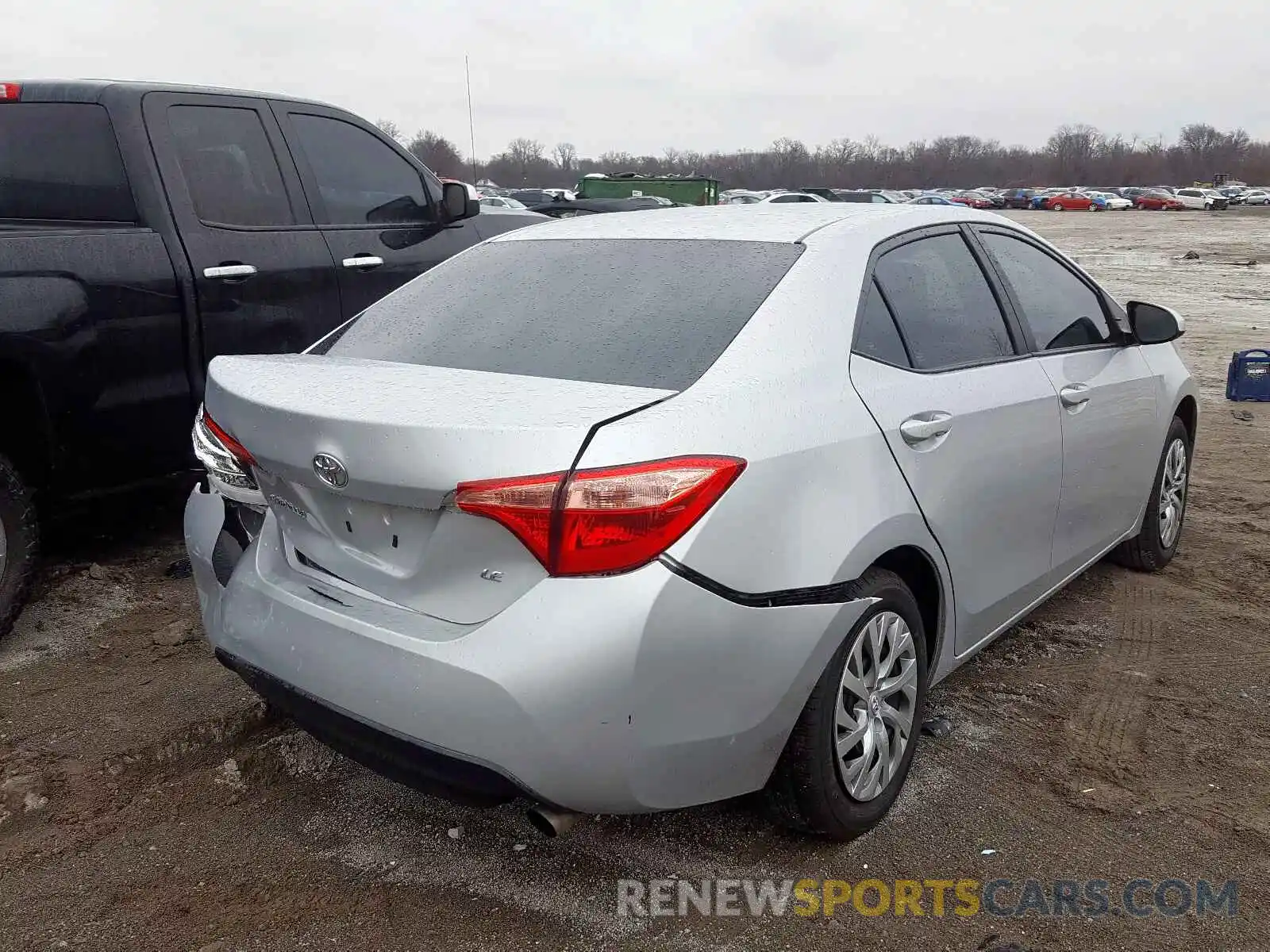 4 Photograph of a damaged car 2T1BURHE7KC237093 TOYOTA COROLLA 2019