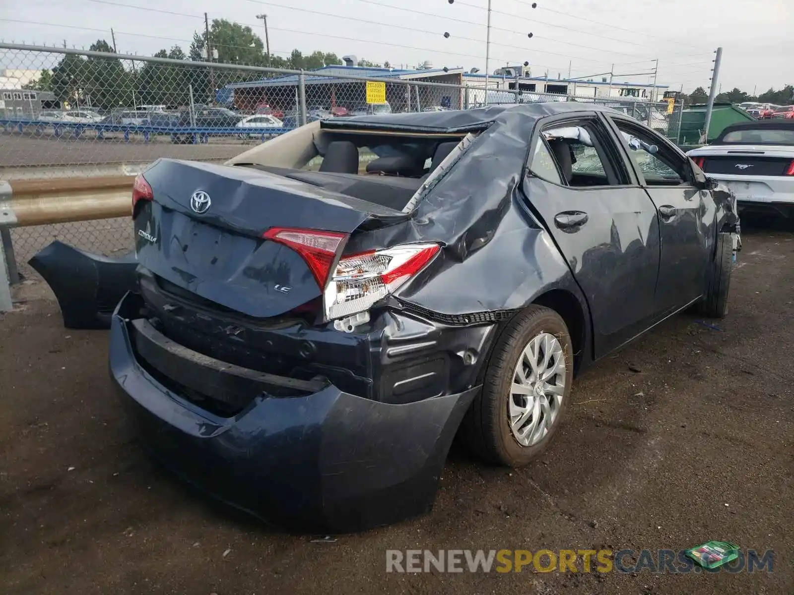 4 Photograph of a damaged car 2T1BURHE7KC237191 TOYOTA COROLLA 2019