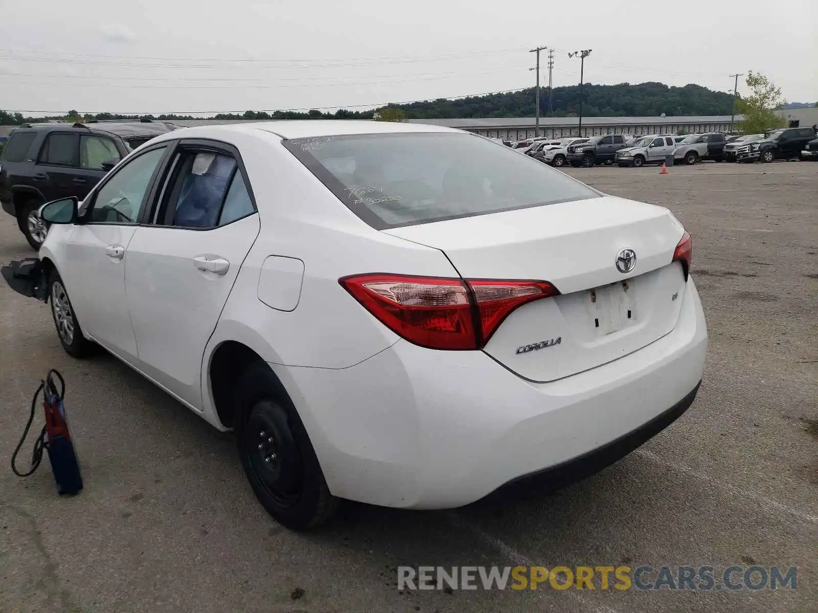 3 Photograph of a damaged car 2T1BURHE7KC237689 TOYOTA COROLLA 2019