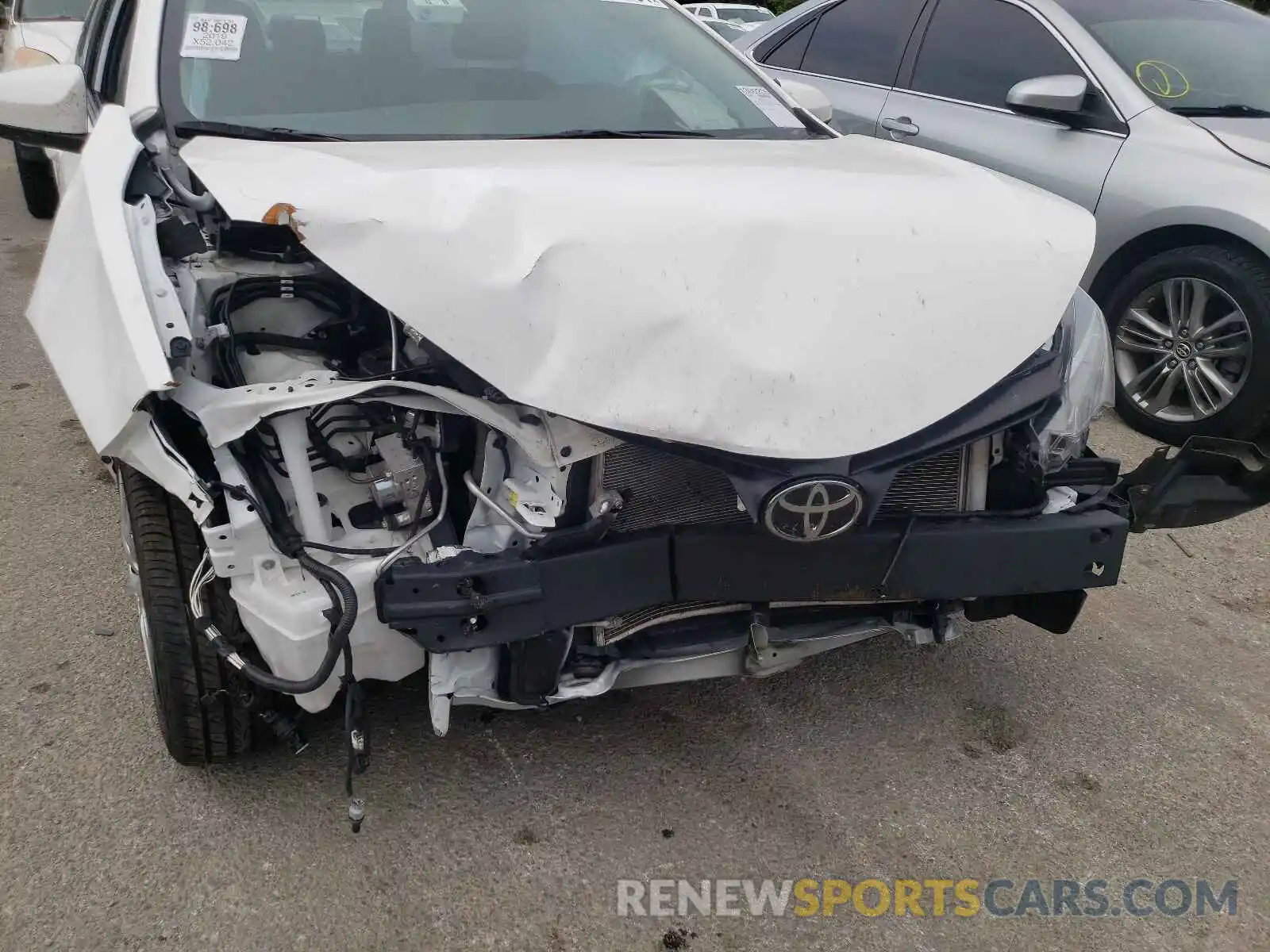 9 Photograph of a damaged car 2T1BURHE7KC237689 TOYOTA COROLLA 2019