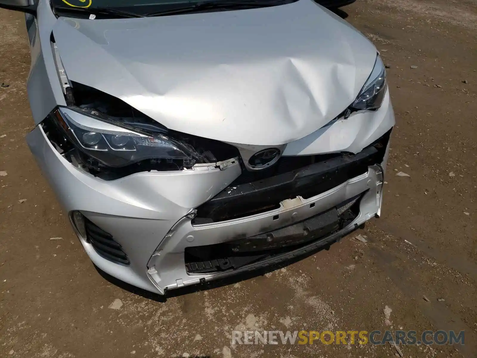 9 Photograph of a damaged car 2T1BURHE7KC237742 TOYOTA COROLLA 2019