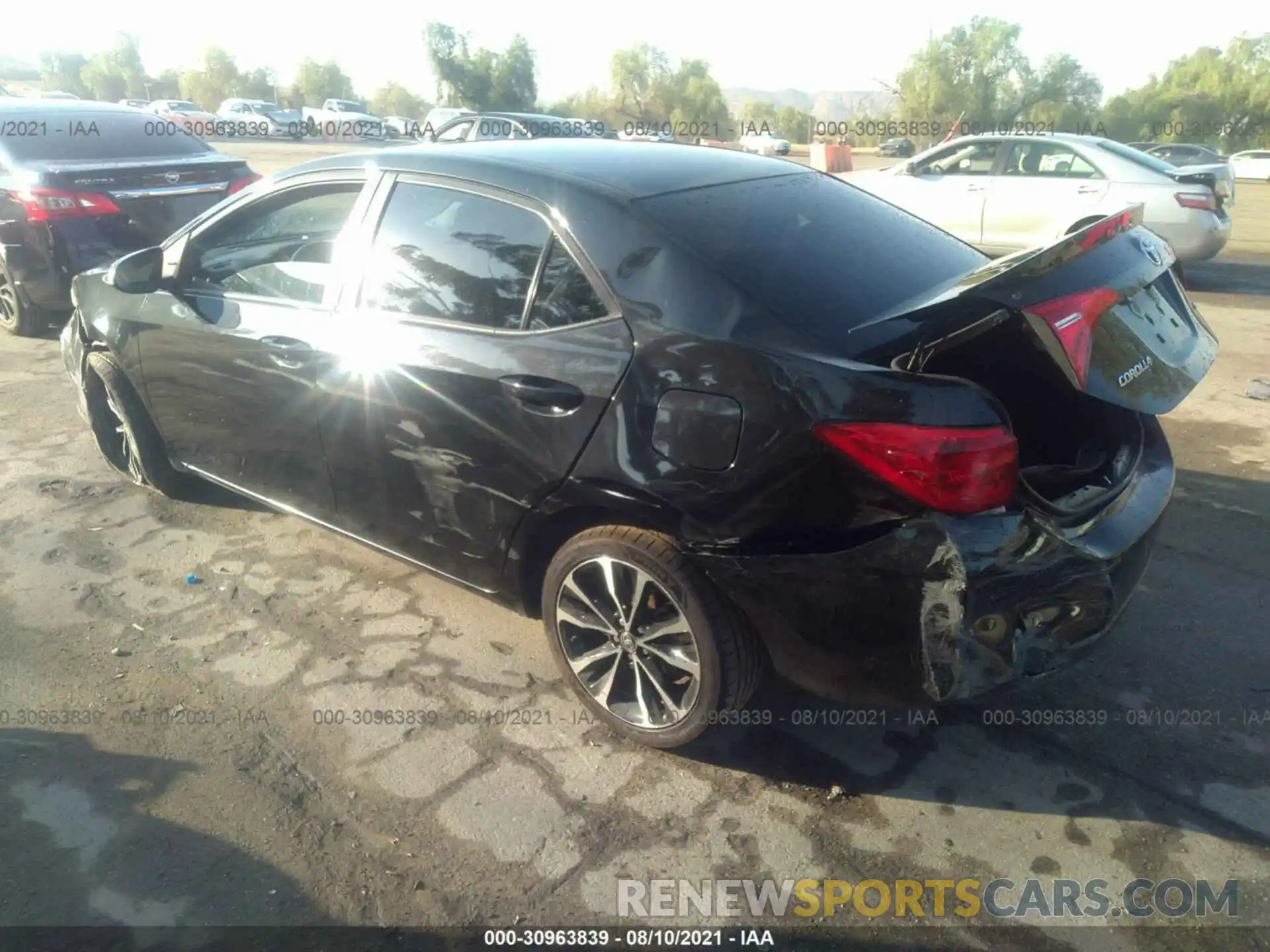 3 Photograph of a damaged car 2T1BURHE7KC238020 TOYOTA COROLLA 2019