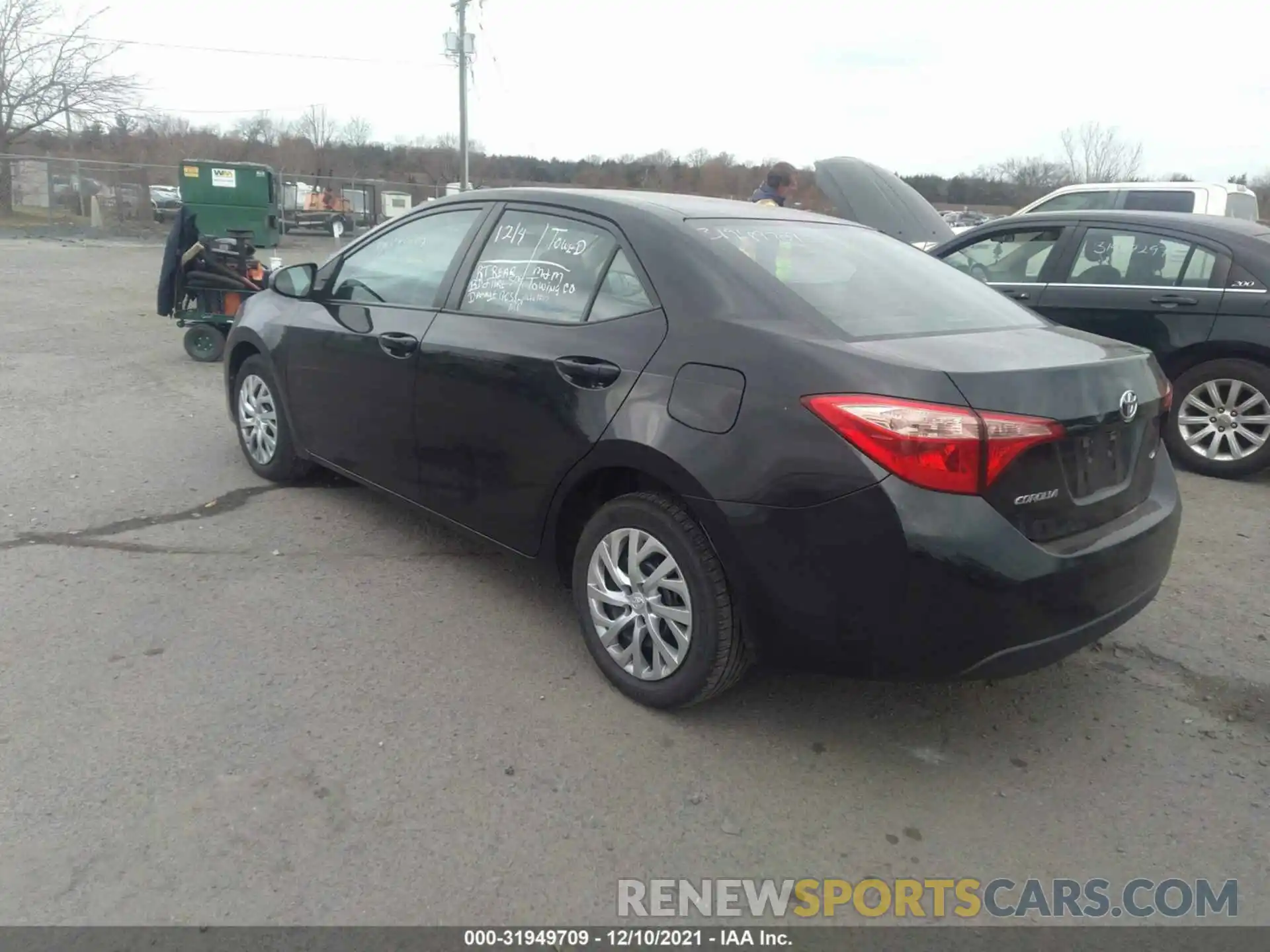 3 Photograph of a damaged car 2T1BURHE7KC238325 TOYOTA COROLLA 2019