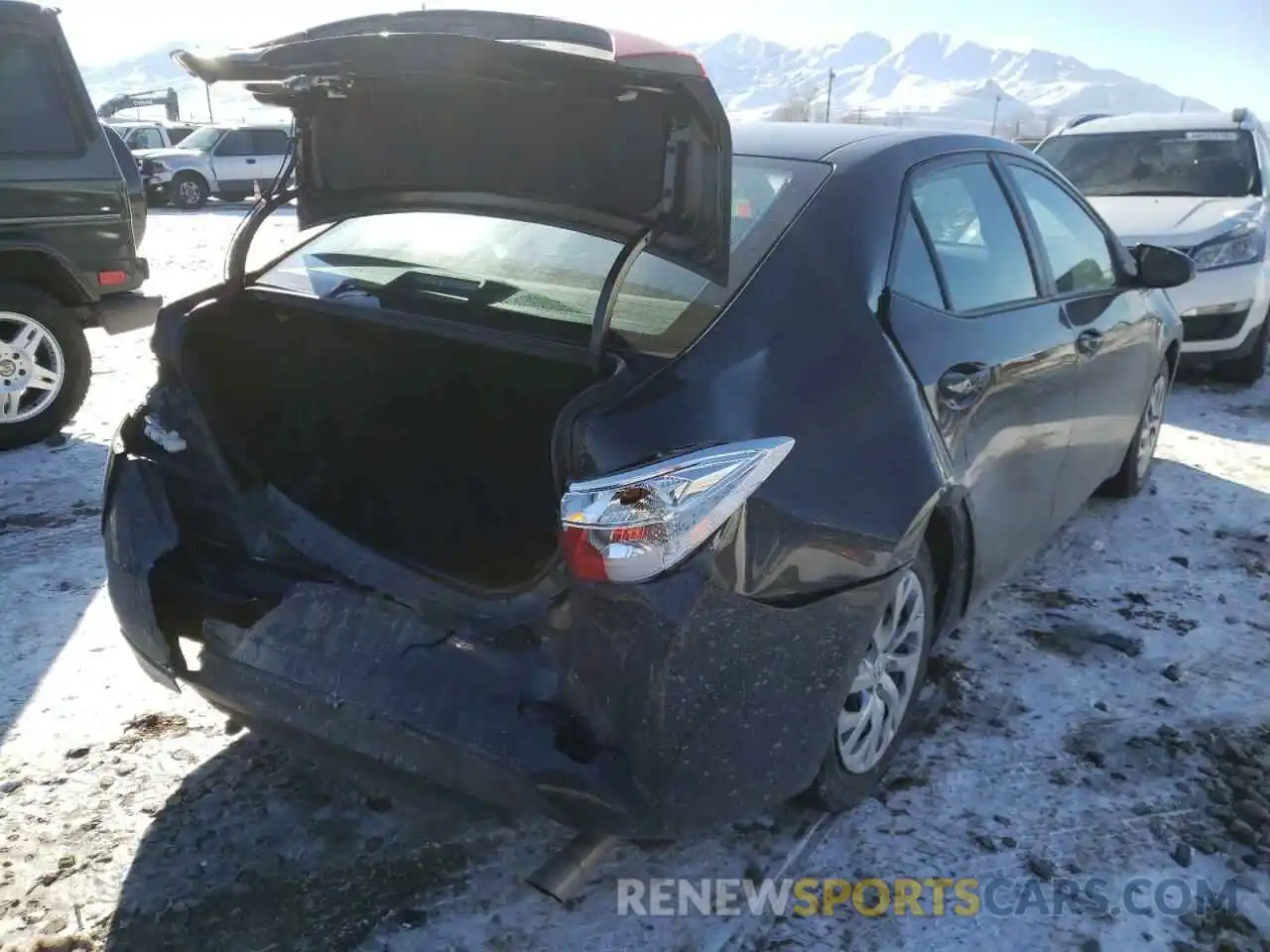 4 Photograph of a damaged car 2T1BURHE7KC238468 TOYOTA COROLLA 2019