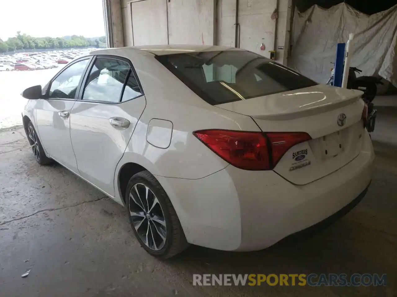 3 Photograph of a damaged car 2T1BURHE7KC238762 TOYOTA COROLLA 2019