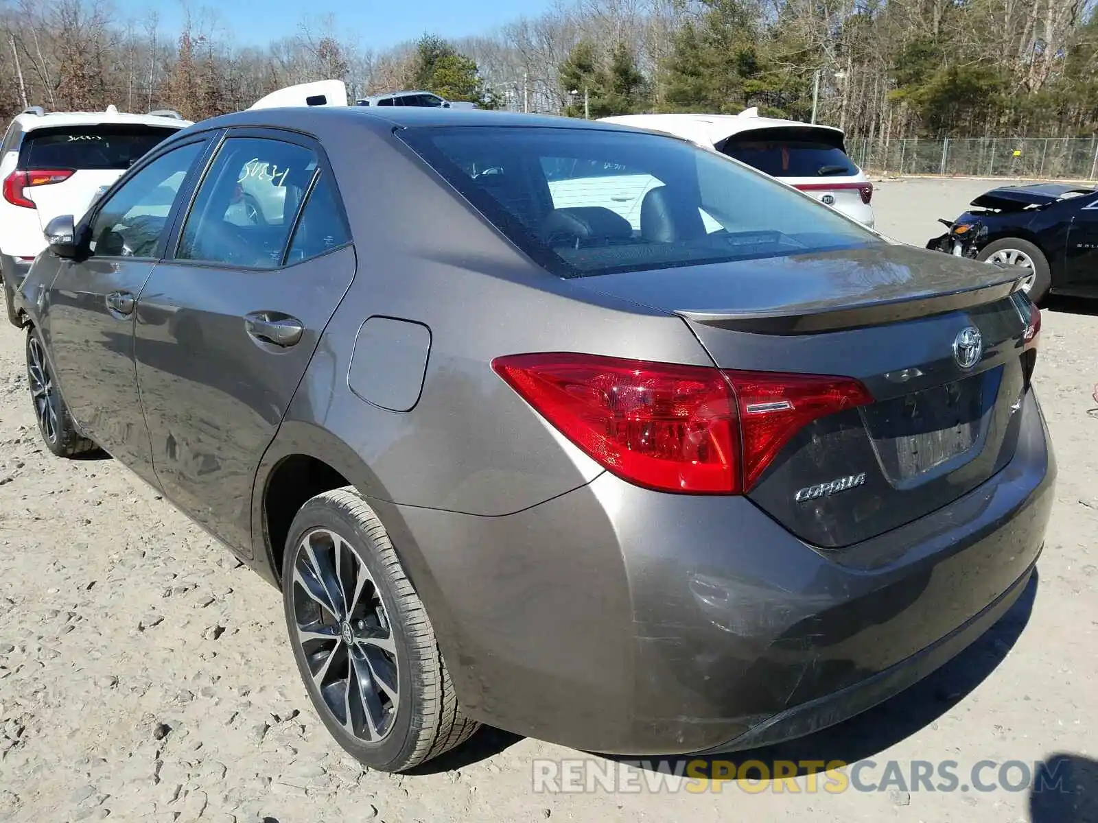 3 Photograph of a damaged car 2T1BURHE7KC239006 TOYOTA COROLLA 2019