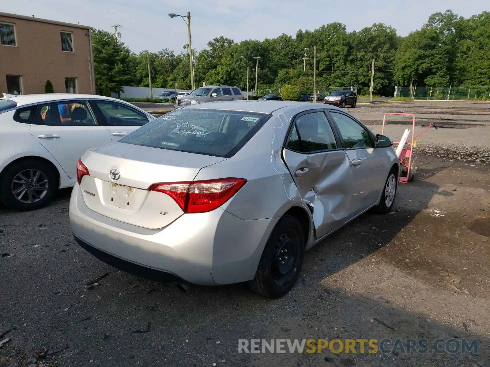 4 Photograph of a damaged car 2T1BURHE7KC239250 TOYOTA COROLLA 2019