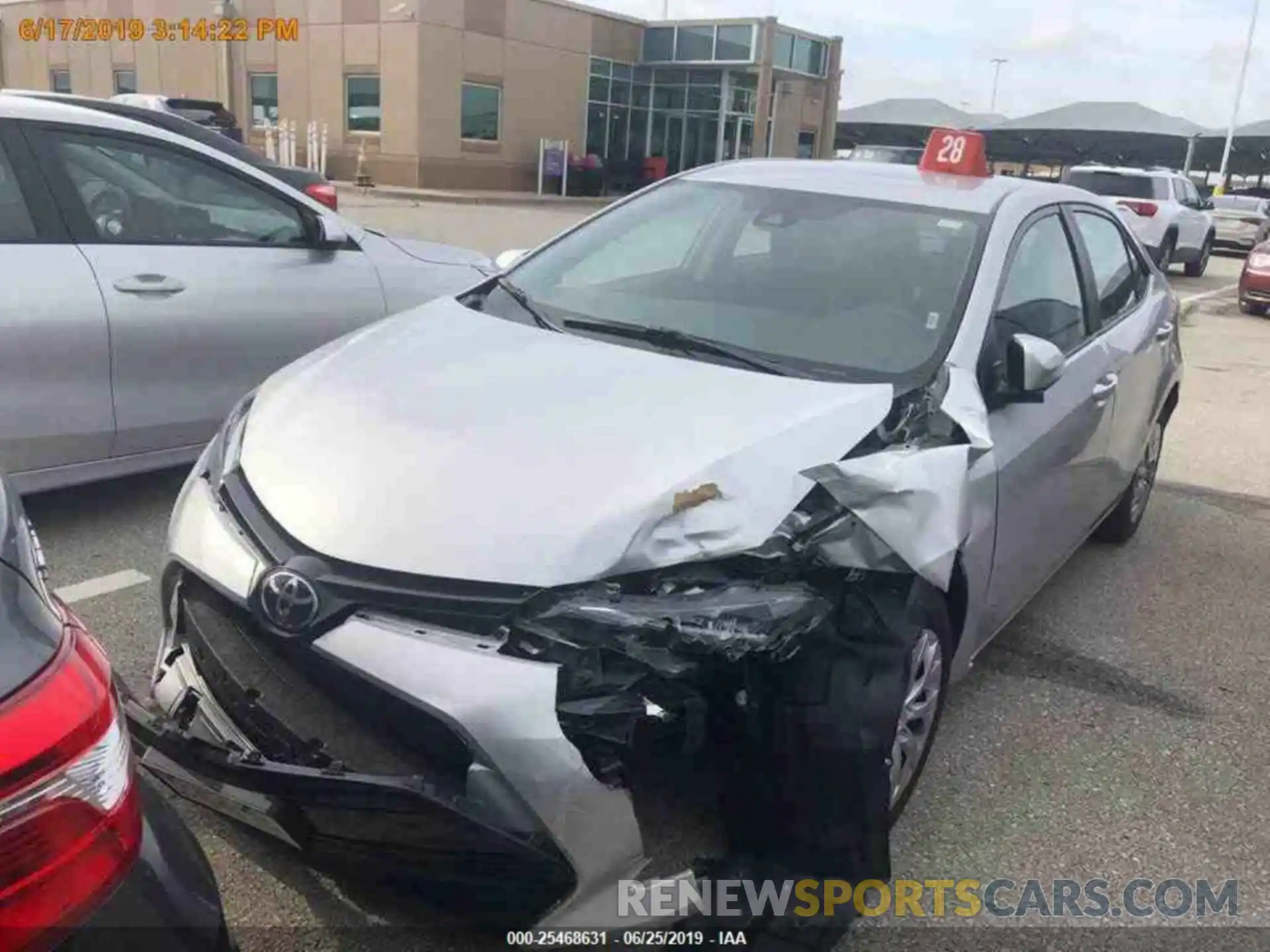 11 Photograph of a damaged car 2T1BURHE7KC239409 TOYOTA COROLLA 2019