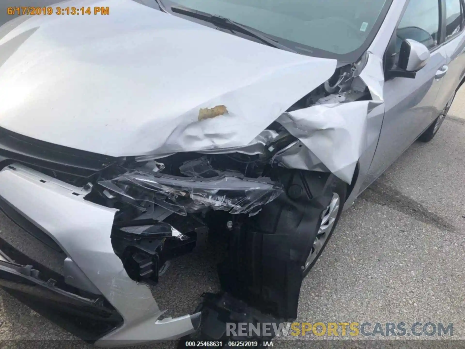 15 Photograph of a damaged car 2T1BURHE7KC239409 TOYOTA COROLLA 2019