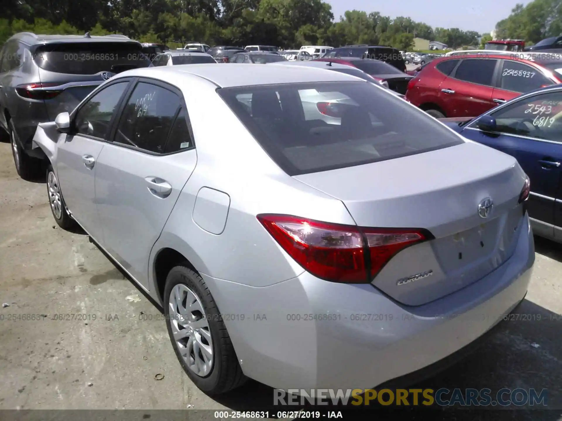 3 Photograph of a damaged car 2T1BURHE7KC239409 TOYOTA COROLLA 2019