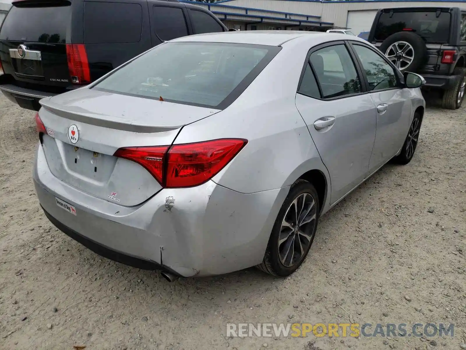 4 Photograph of a damaged car 2T1BURHE7KC239748 TOYOTA COROLLA 2019