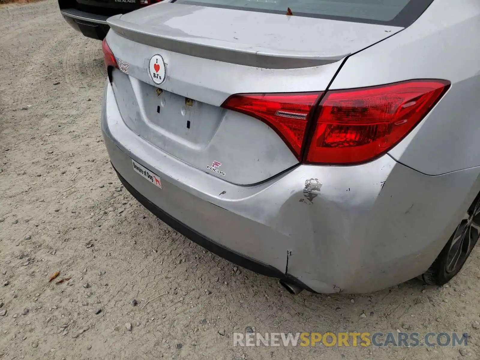 9 Photograph of a damaged car 2T1BURHE7KC239748 TOYOTA COROLLA 2019