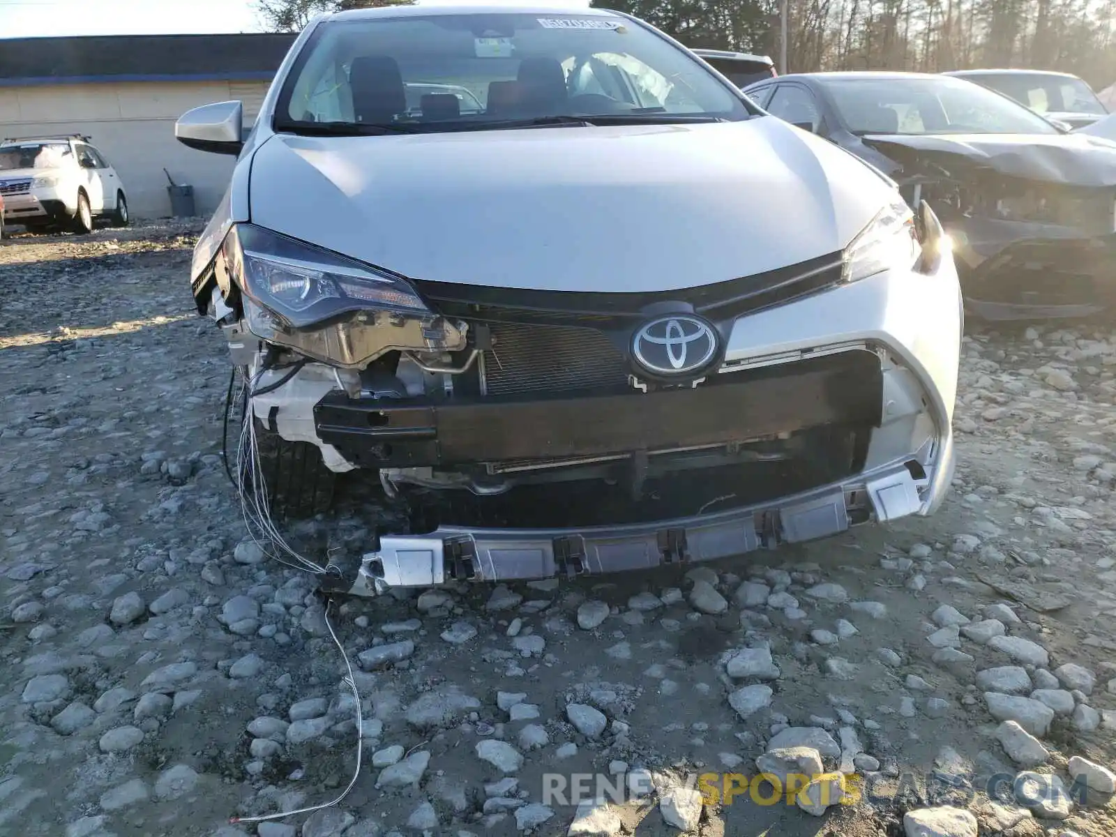 9 Photograph of a damaged car 2T1BURHE7KC240141 TOYOTA COROLLA 2019