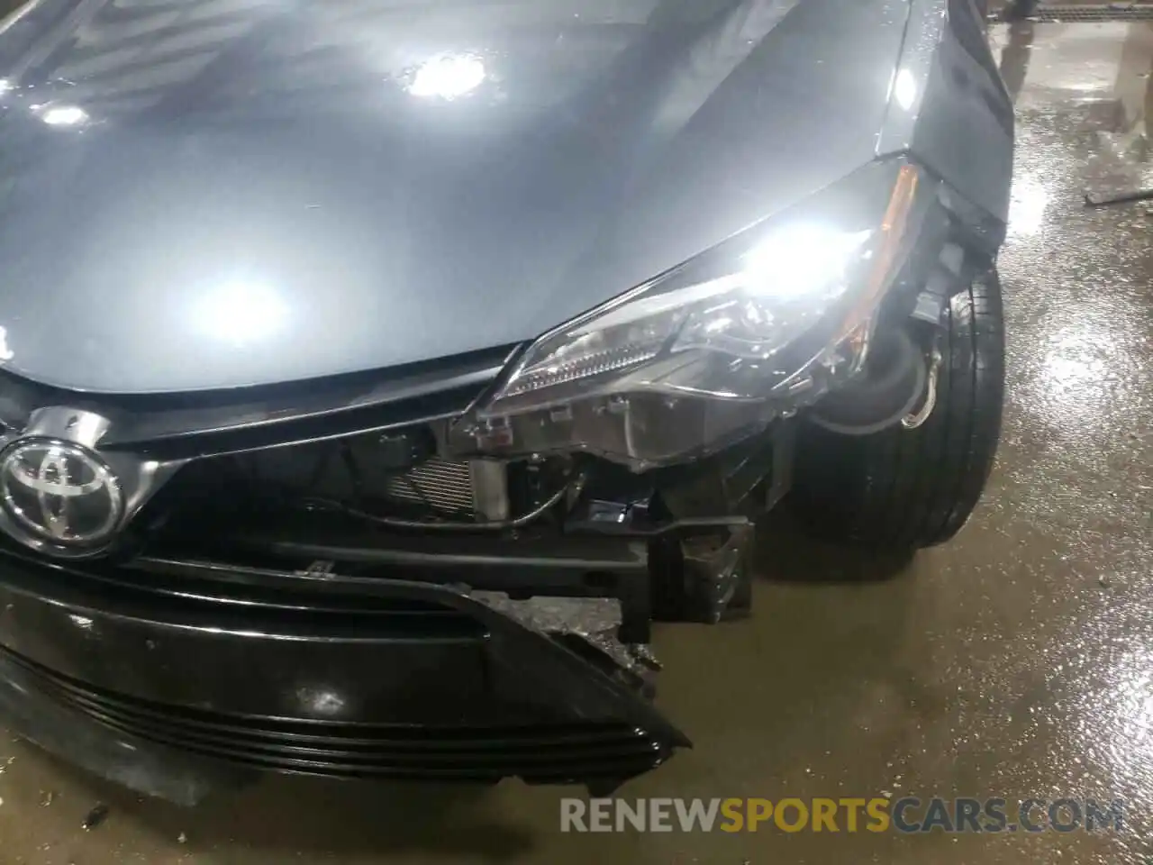 9 Photograph of a damaged car 2T1BURHE7KC240771 TOYOTA COROLLA 2019