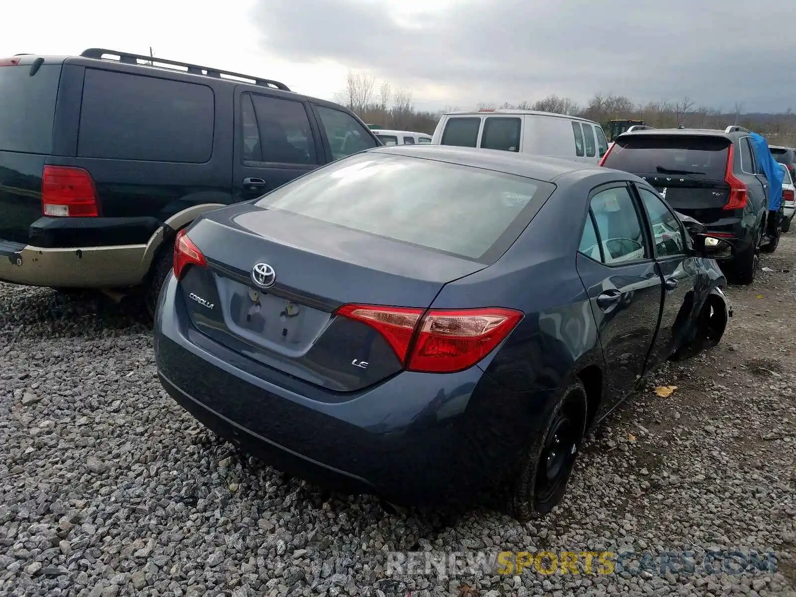 4 Photograph of a damaged car 2T1BURHE7KC240897 TOYOTA COROLLA 2019