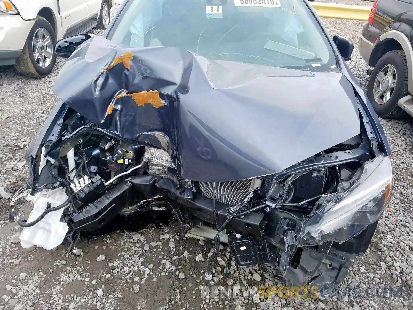 7 Photograph of a damaged car 2T1BURHE7KC240897 TOYOTA COROLLA 2019