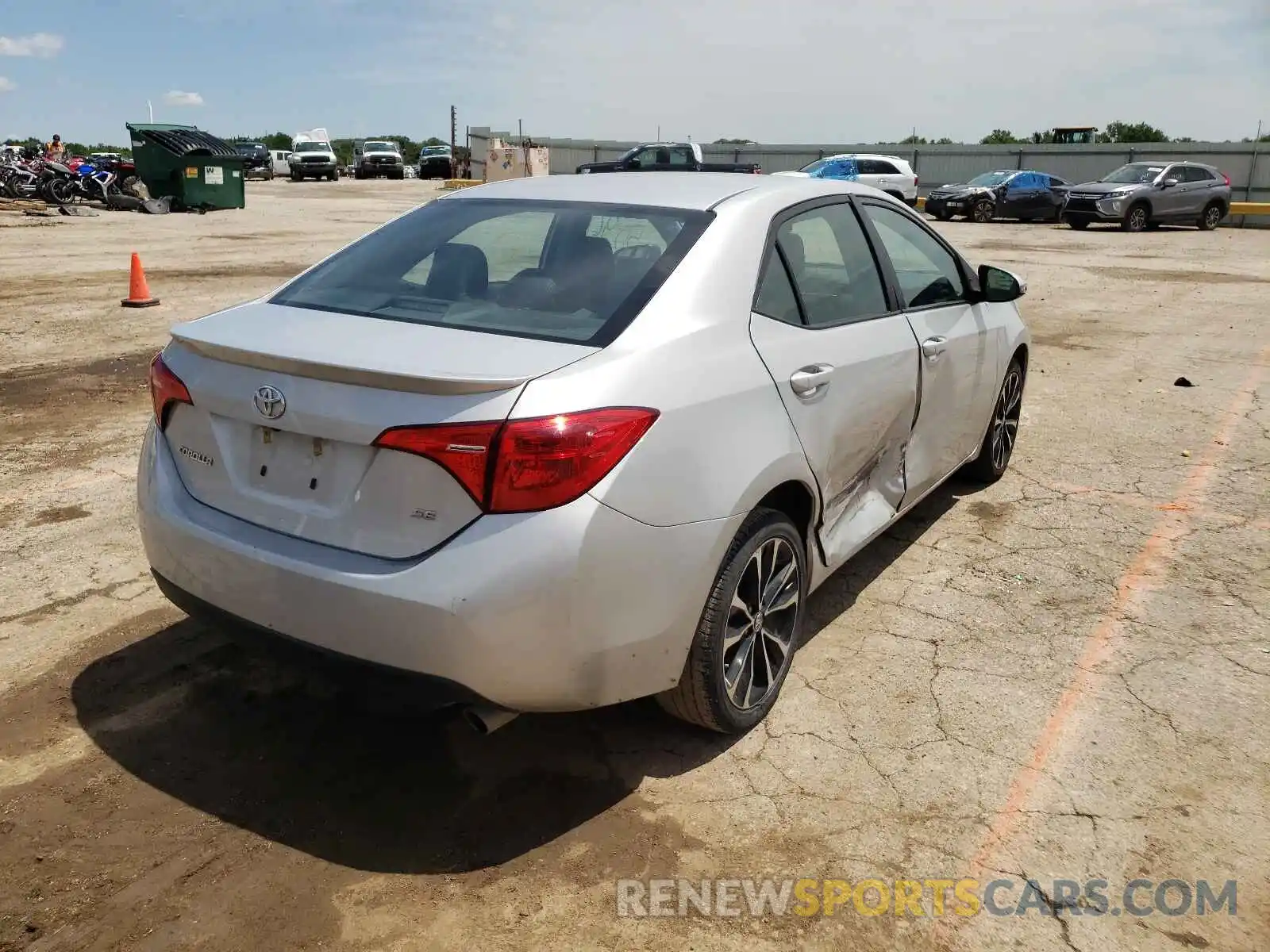 4 Photograph of a damaged car 2T1BURHE7KC240933 TOYOTA COROLLA 2019