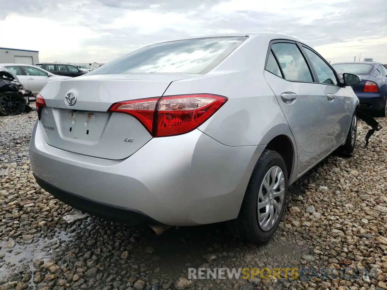 4 Photograph of a damaged car 2T1BURHE7KC240947 TOYOTA COROLLA 2019