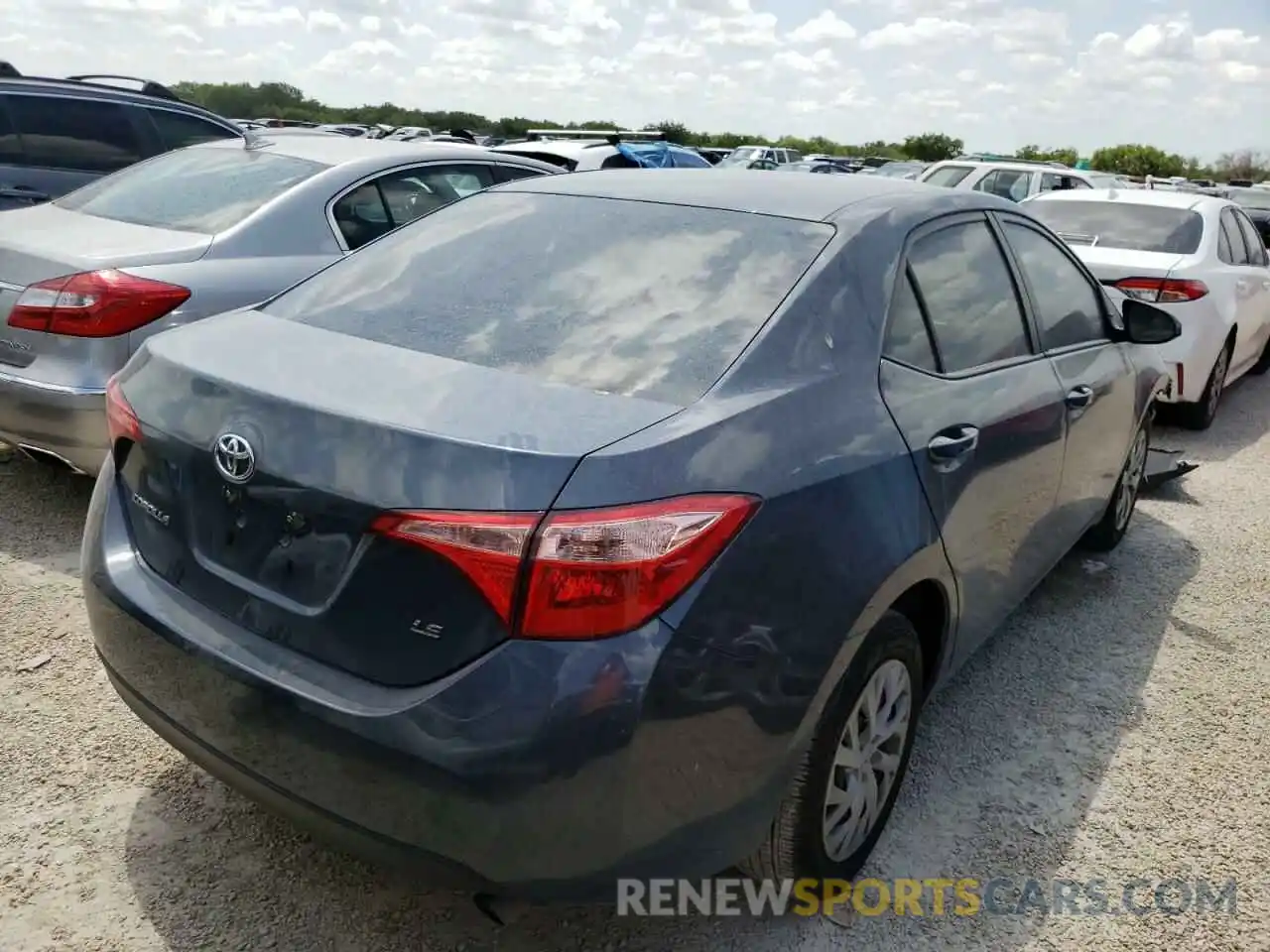 4 Photograph of a damaged car 2T1BURHE7KC241693 TOYOTA COROLLA 2019